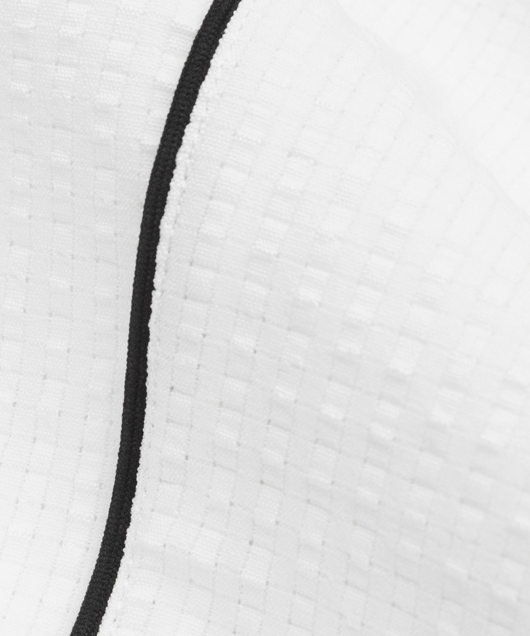 Seersucker WovenAir High-Rise Pleated Short 3.5"