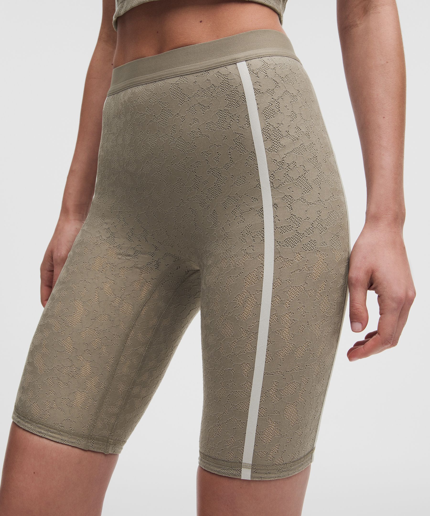 Lace-Panelled High-Rise Short 10"