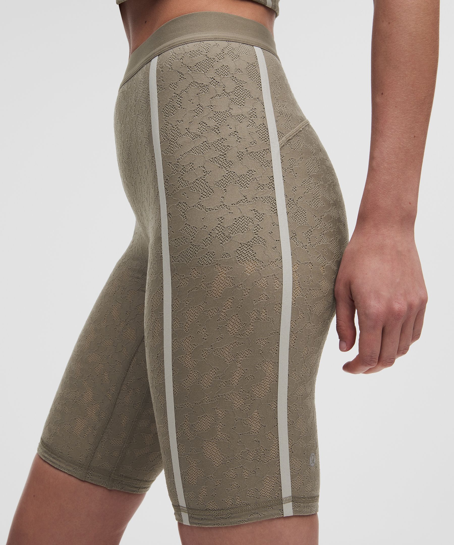 Lace-Panelled High-Rise Short 10