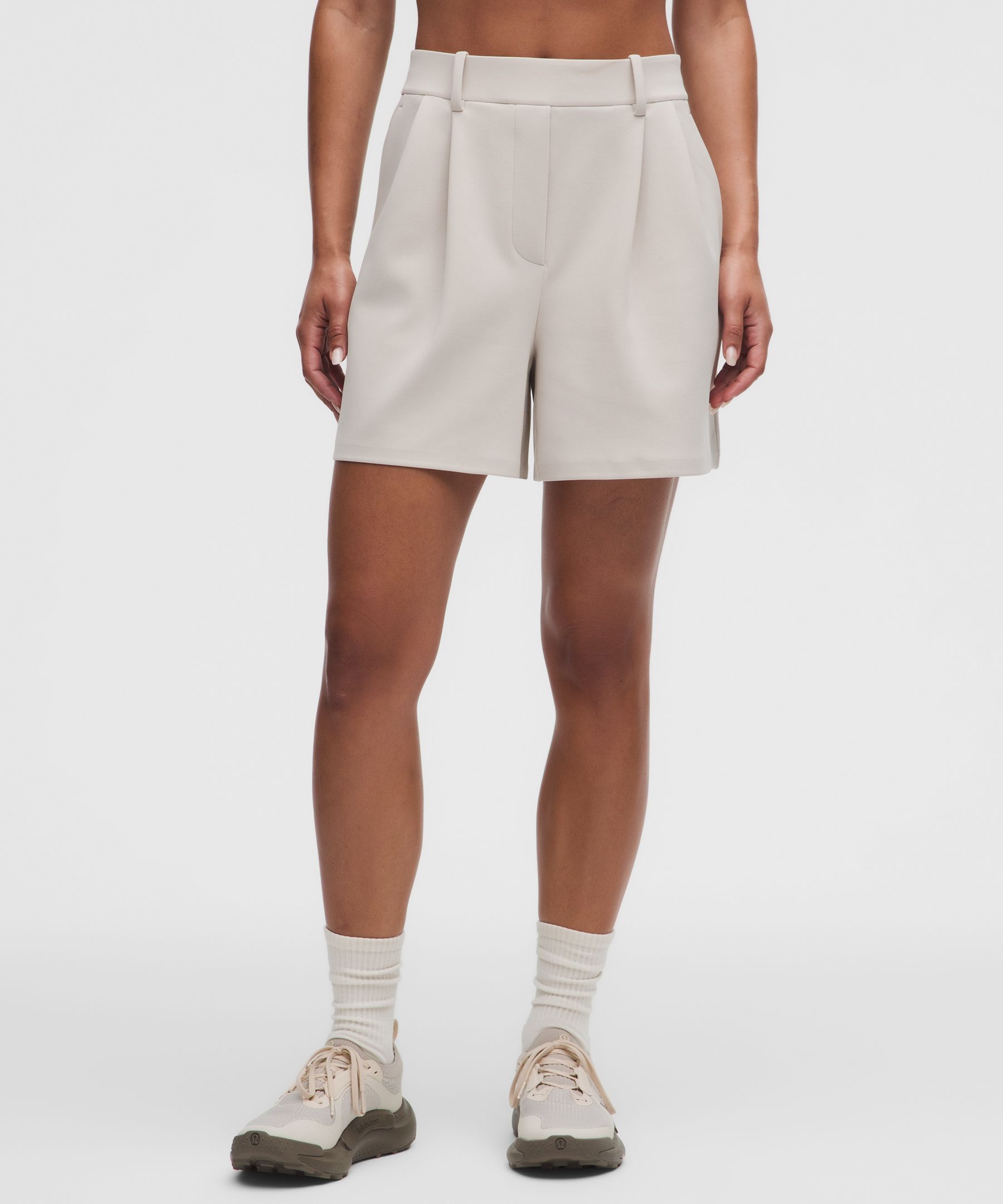 Daydrift&trade; Shorts mit hohem Bund und Falten 13 cm *Twill