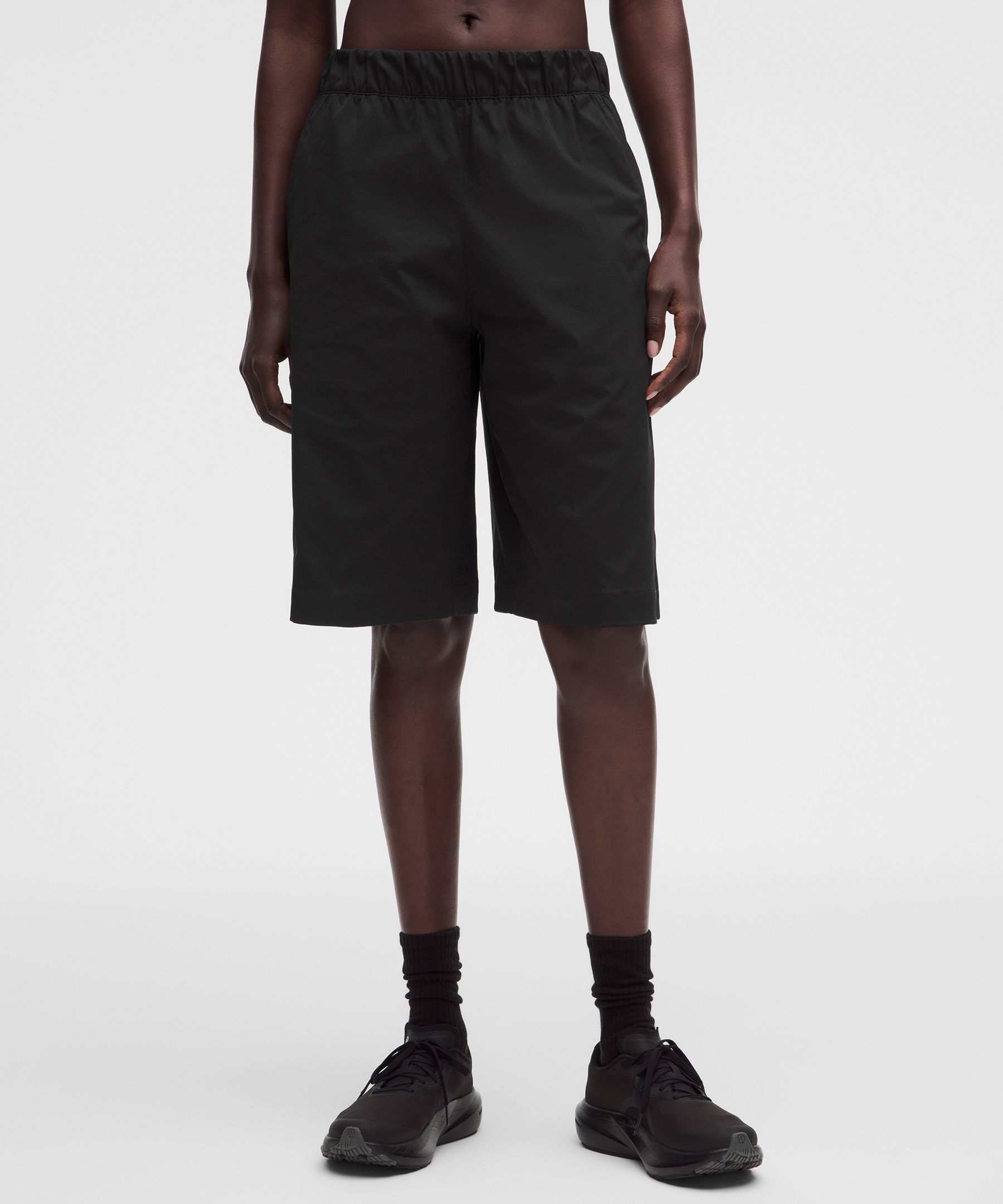 Woven Mid-Rise Bermuda Short