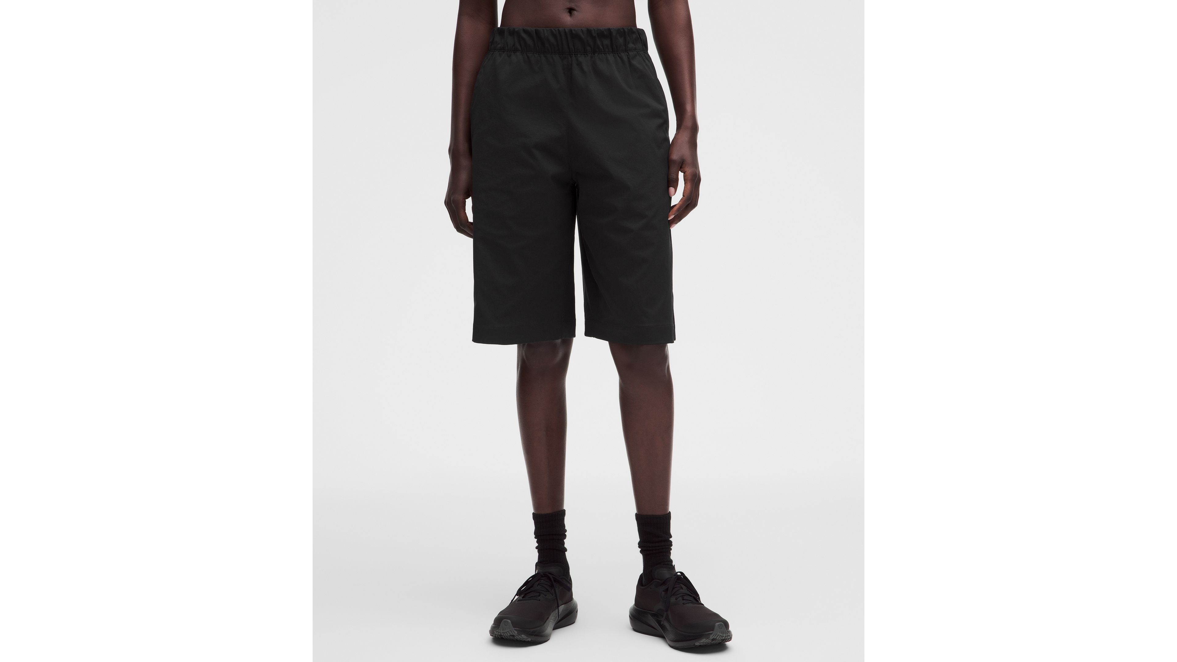 Woven Mid-Rise Bermuda Short