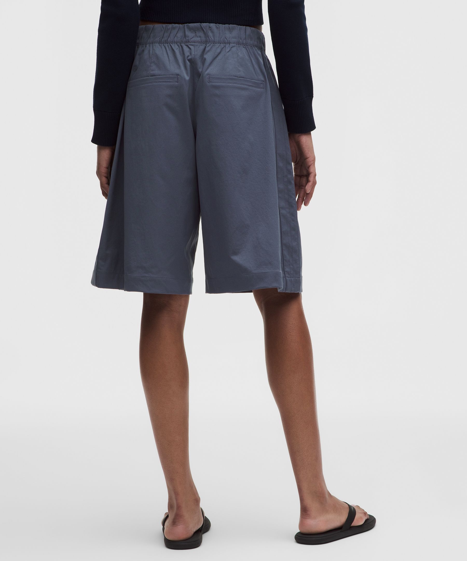 Woven Mid-Rise Bermuda Short