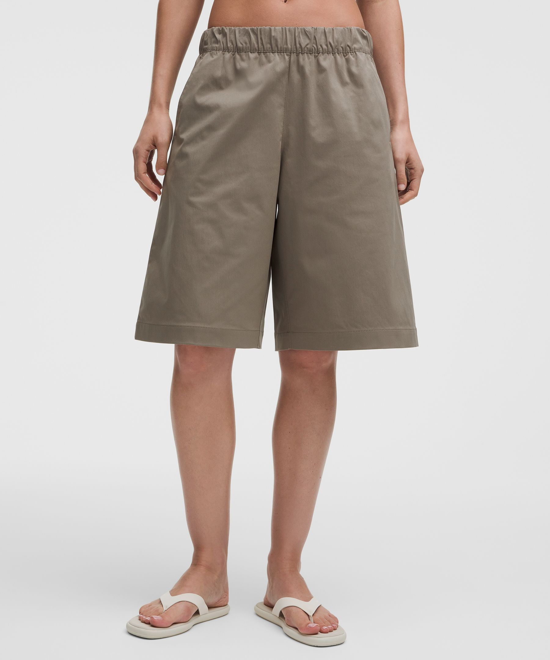 Woven Mid-Rise Bermuda Short