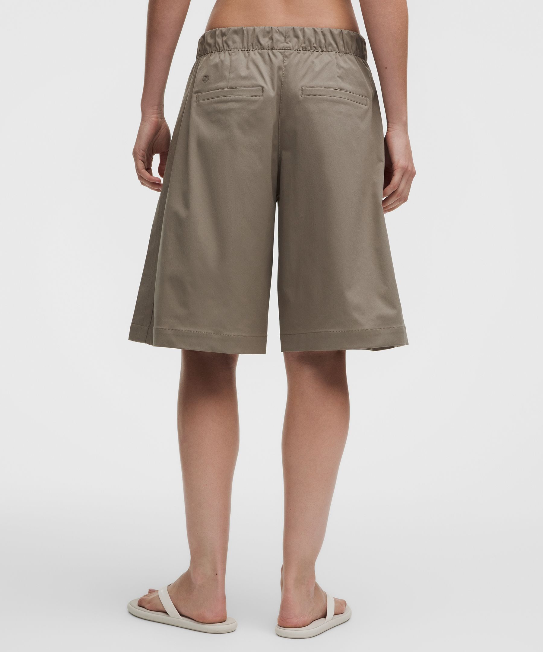 Woven Mid-Rise Bermuda Short