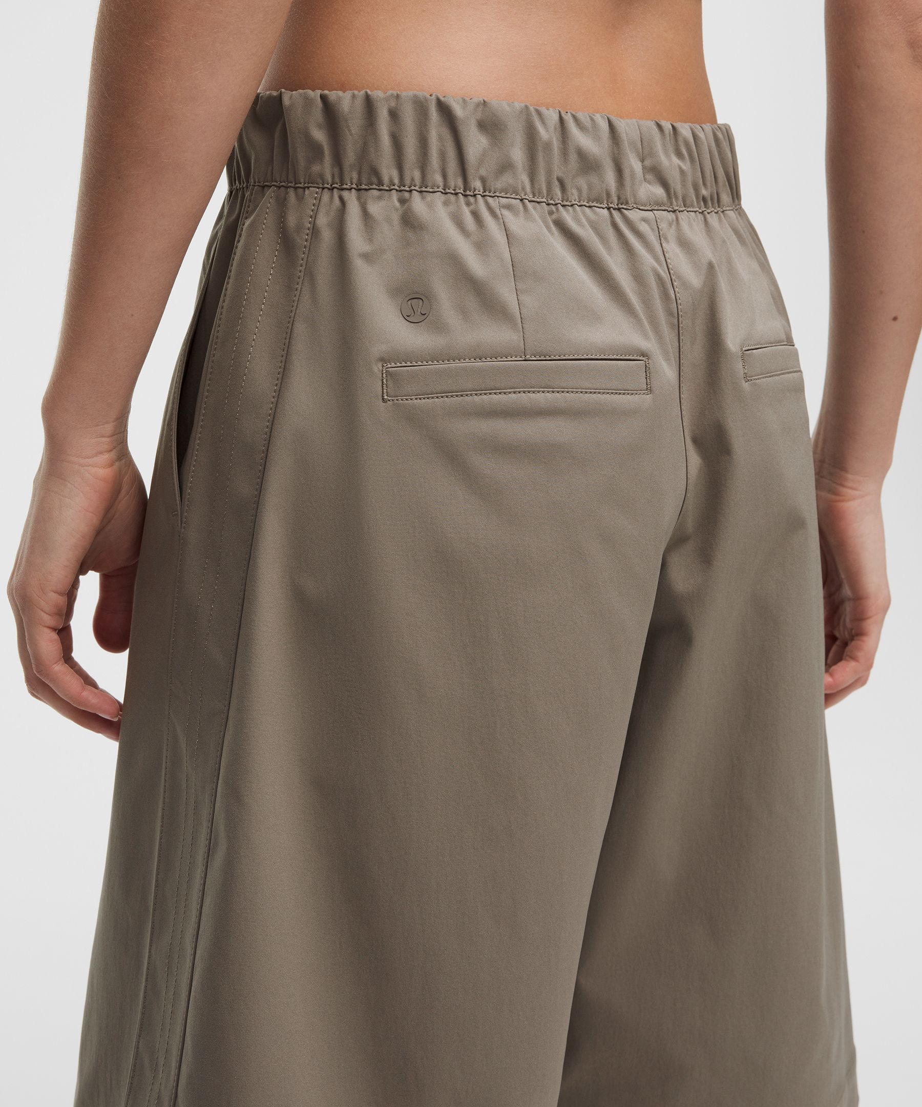 Woven Mid-Rise Bermuda Short