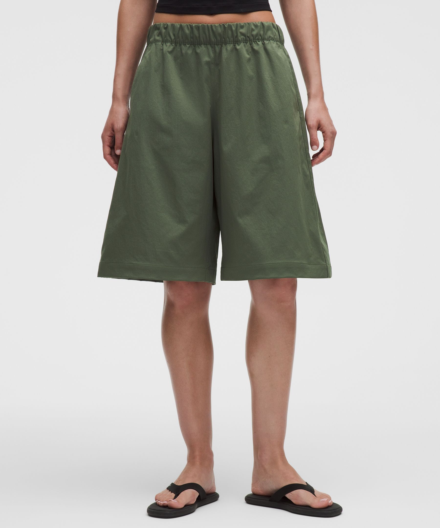 Woven Mid-Rise Bermuda Short