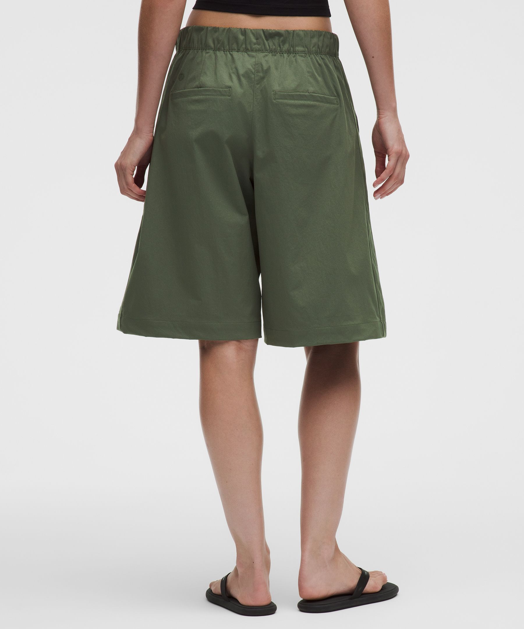 Woven Mid-Rise Bermuda Short