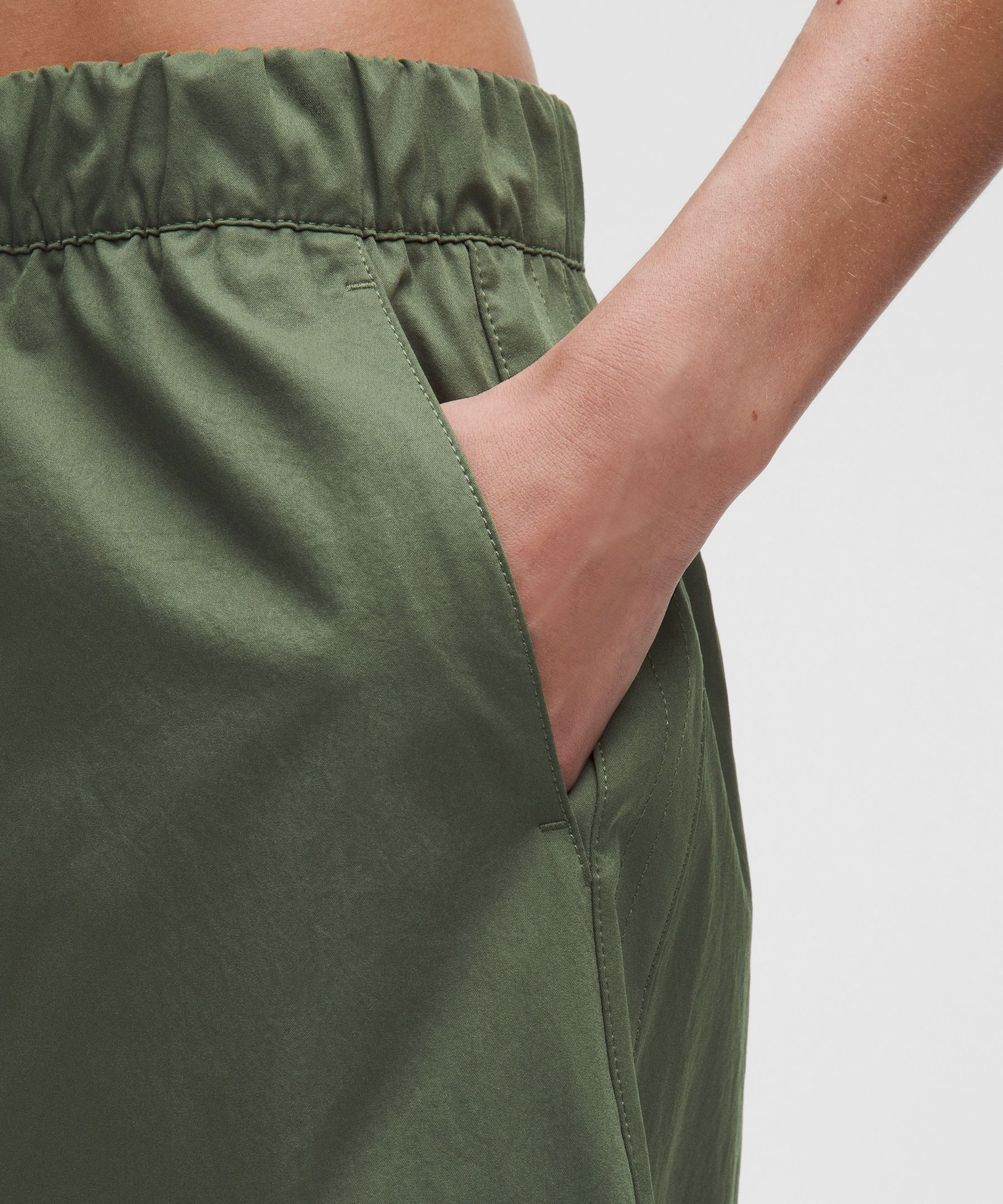 Woven Mid-Rise Bermuda Short