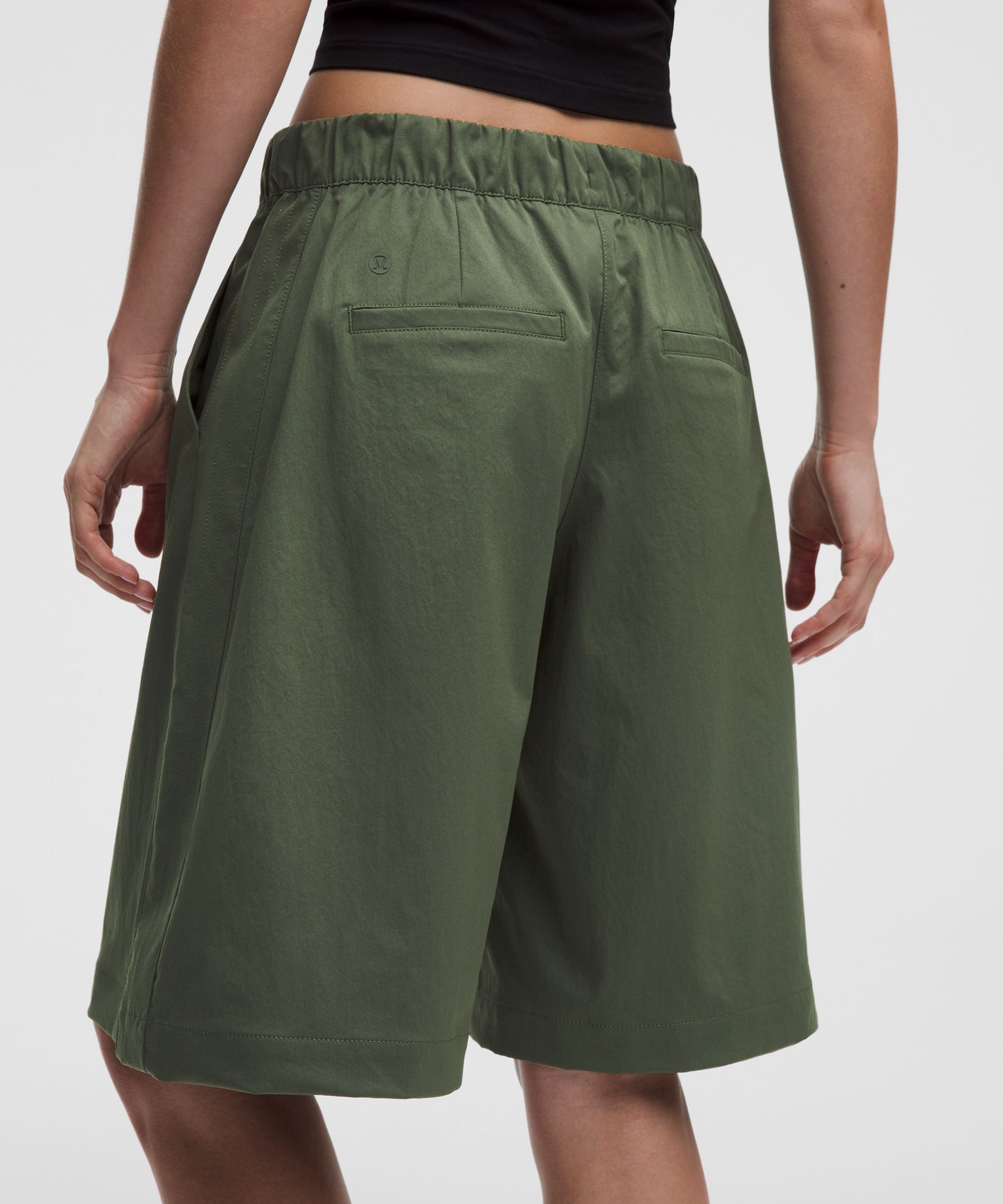 Woven Mid-Rise Bermuda Short