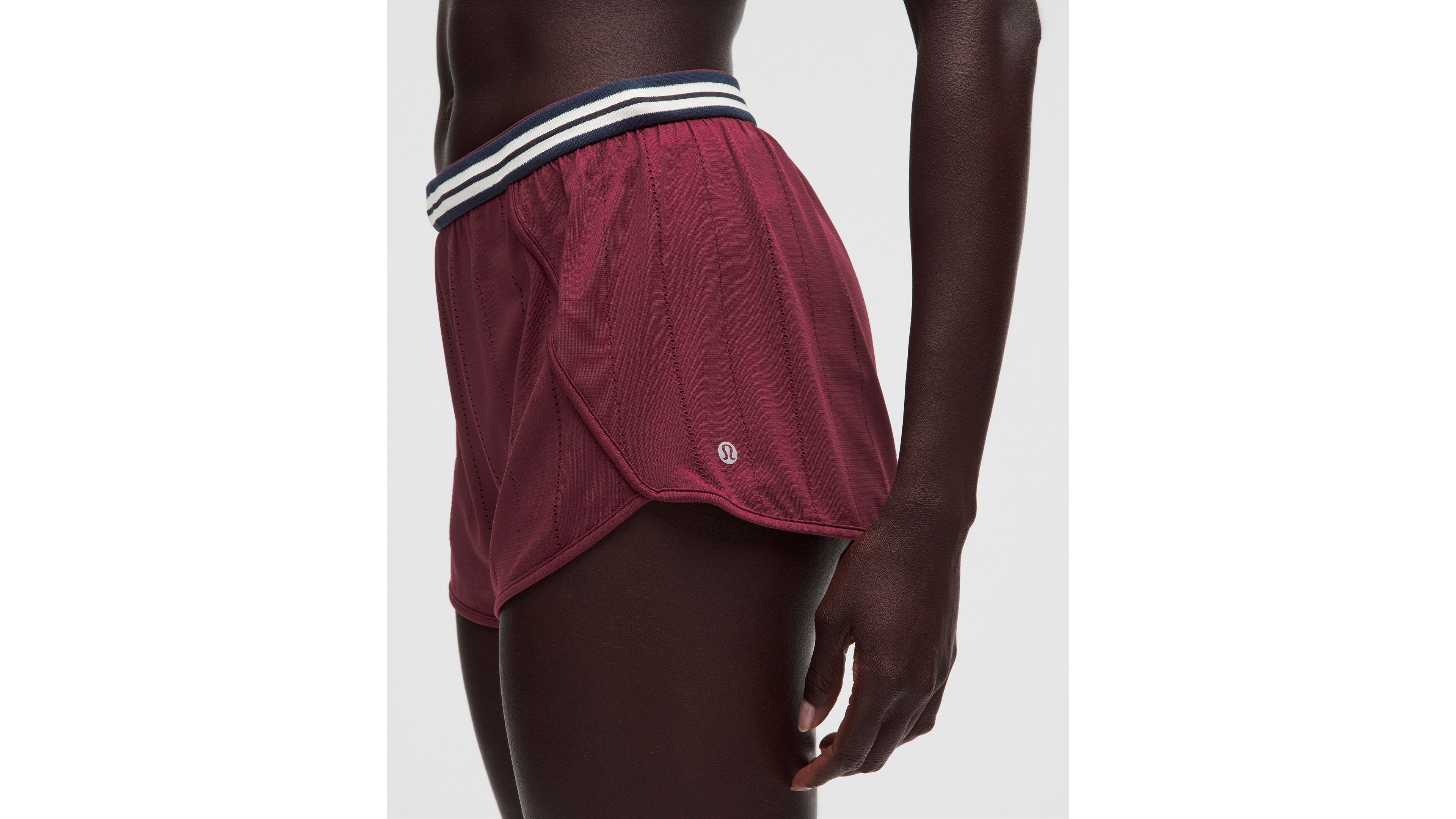 Seamless Stripe Trim Mid-Rise Short 3"