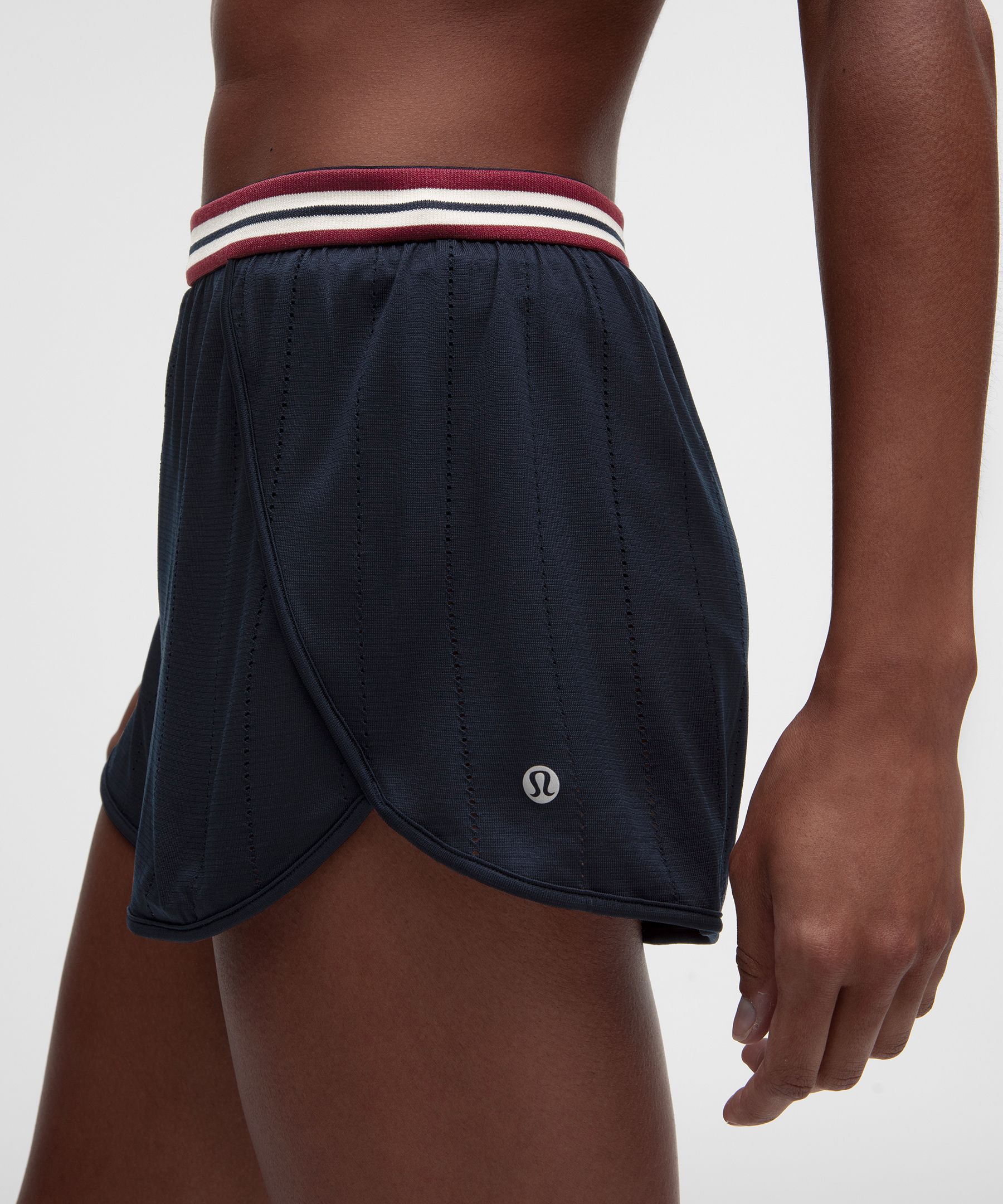 Seamless Stripe Trim Mid-Rise Short 3"