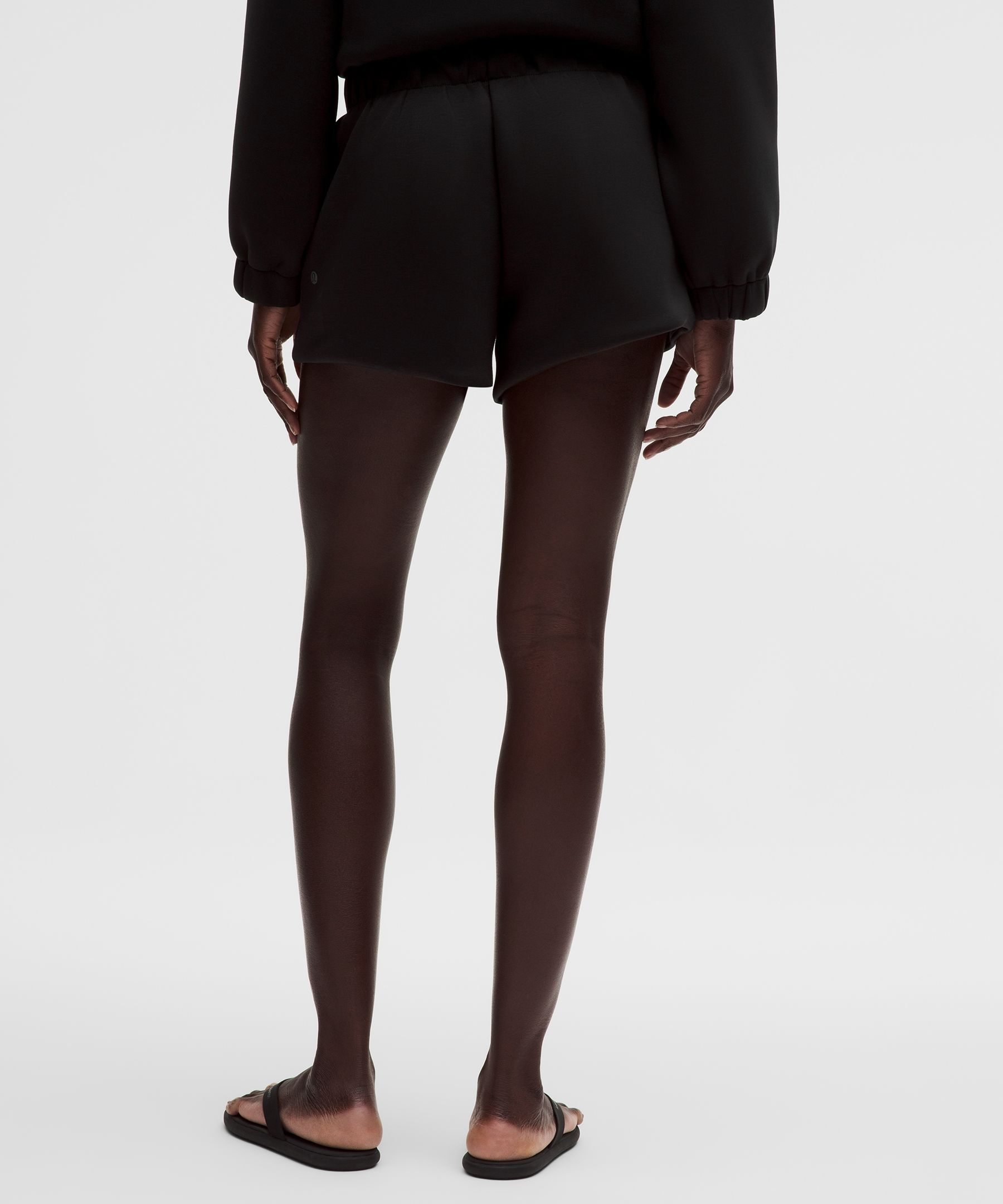 Sleek Spacer Mid-Rise Short 3.5"