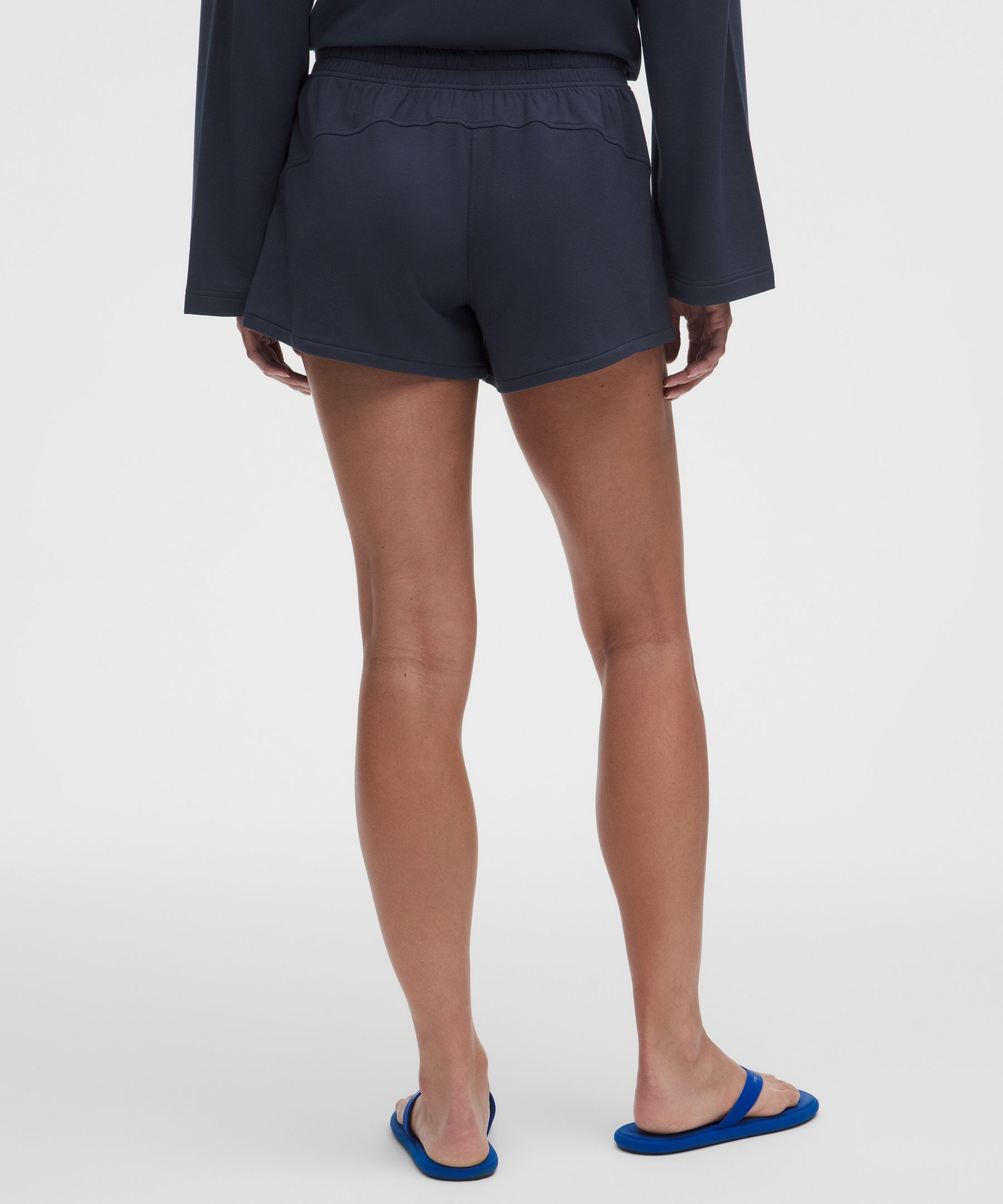 BeCalm Mid-Rise Wide-Waistband Short 3"