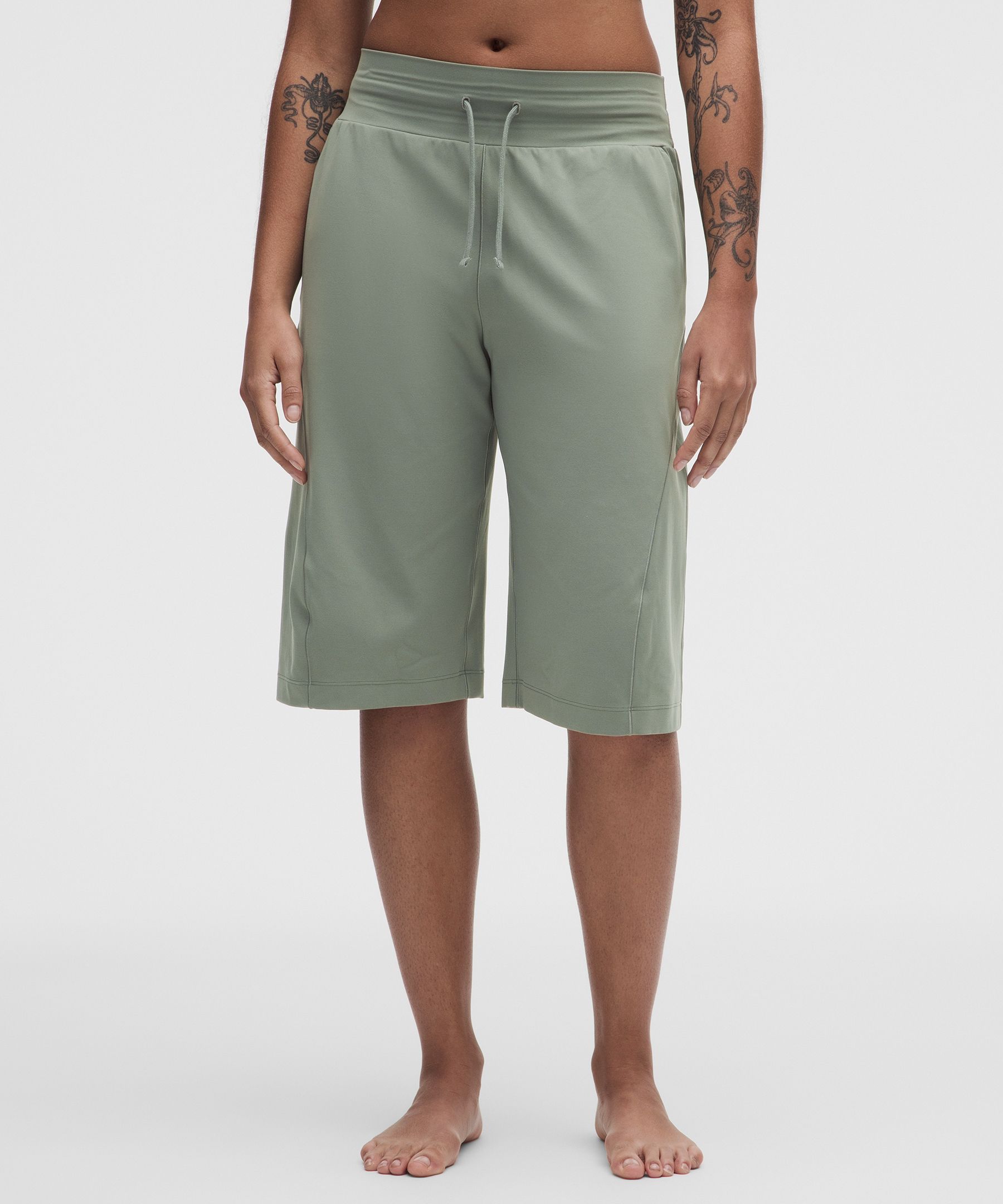Groove Mid-Rise Relaxed Bermuda Short