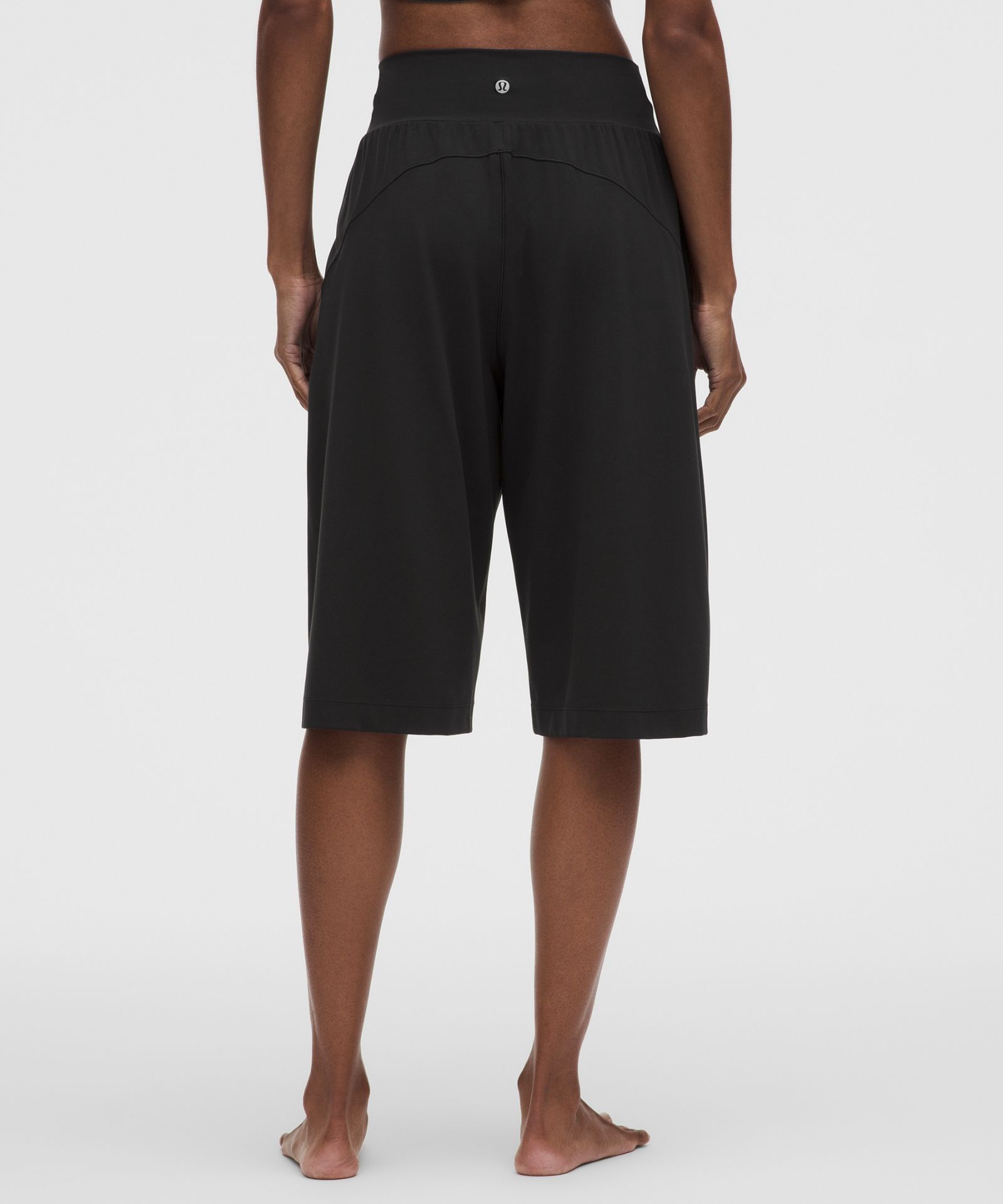 Женские шорты-бермуды Lululemon Groove Mid-Rise Relaxed — фото 3