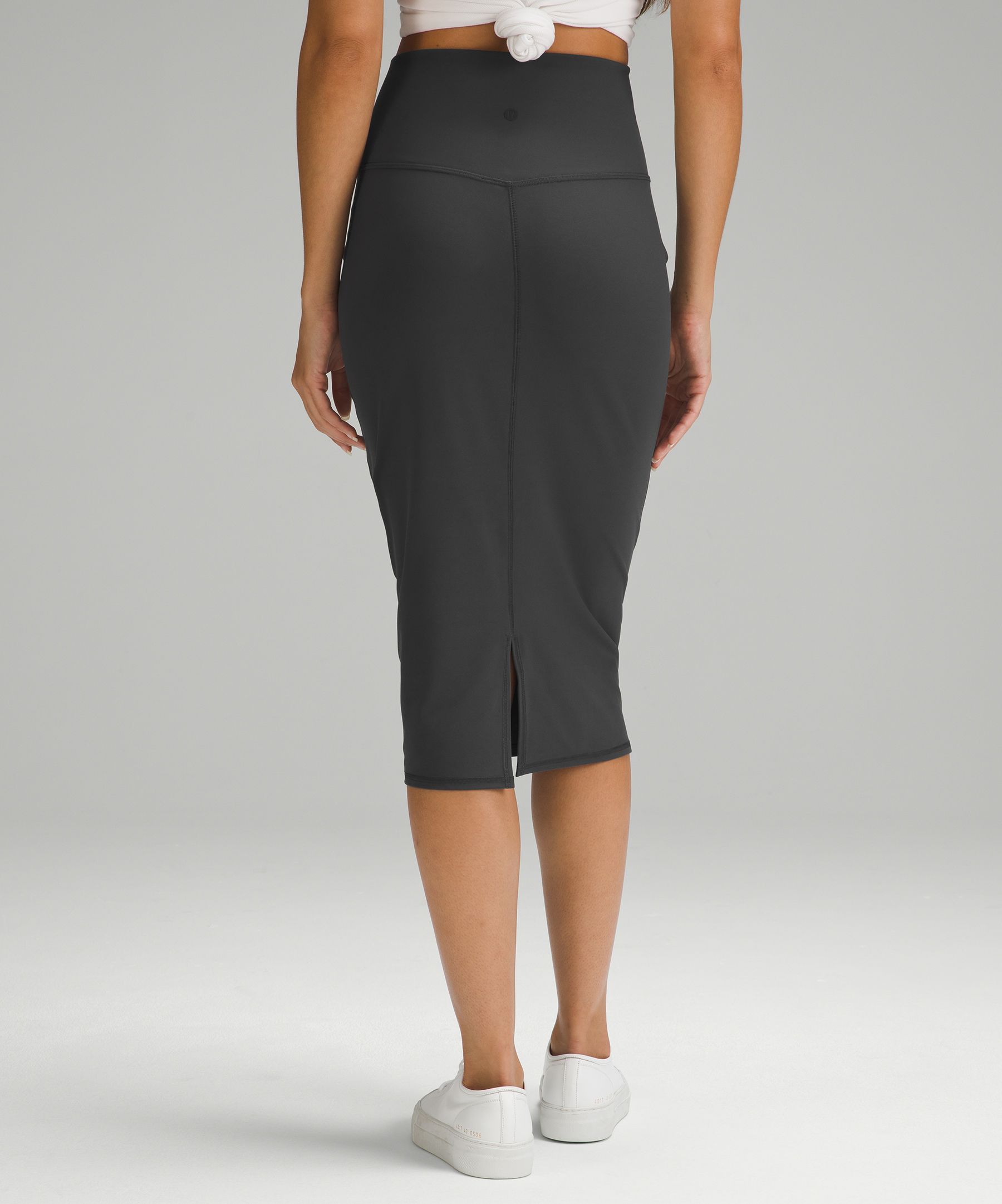 The @lululemon Nulu Slim Fit HR skirt aka the Pencil Skirt is a must b