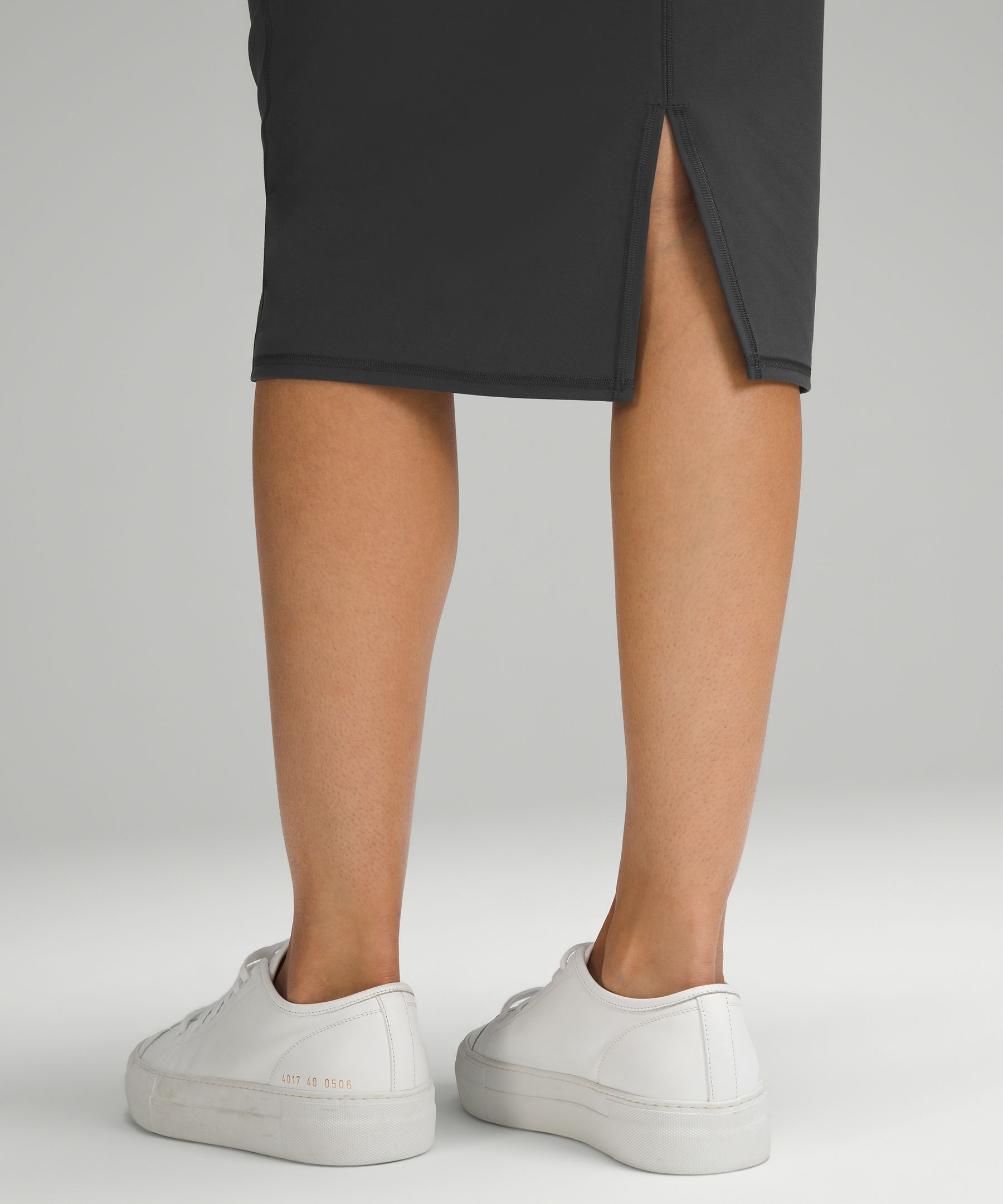 The @lululemon Nulu Slim Fit HR skirt aka the Pencil Skirt is a must b