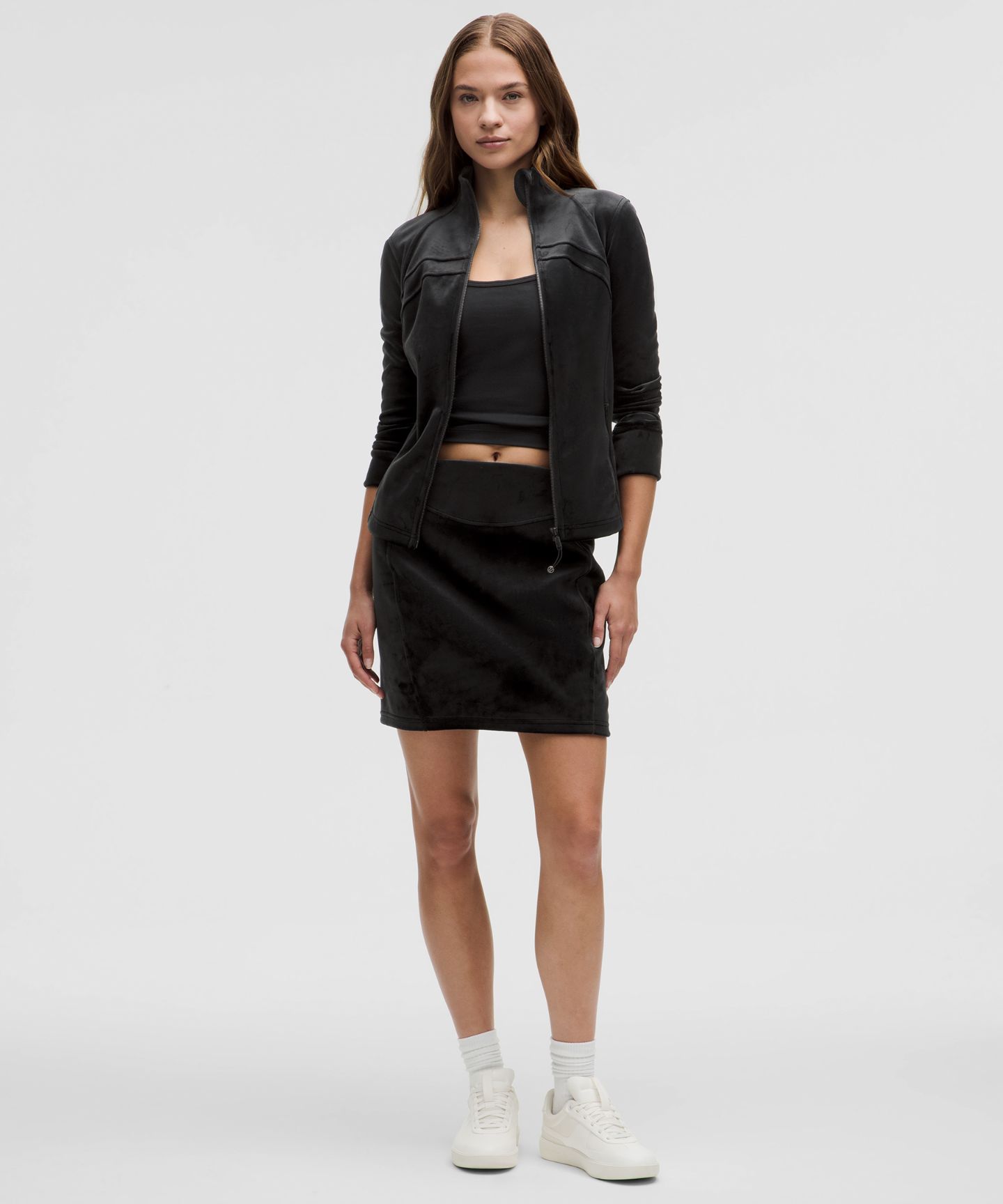 Женская юбка Lululemon Scuba Mid-Rise Mini Skirt *Velvet, цвет: Чёрный — фото 2