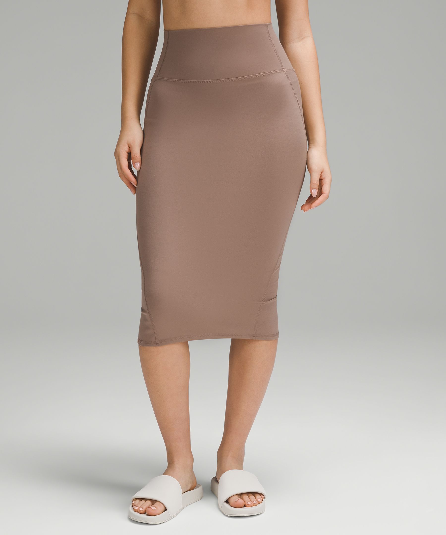 Tight clearance skirt meaning