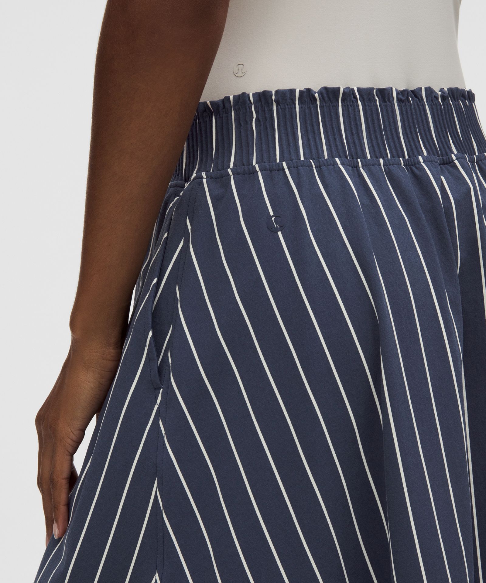 Женская юбка миди Lululemon Stretch Woven Ruffle-Waist — фото 6