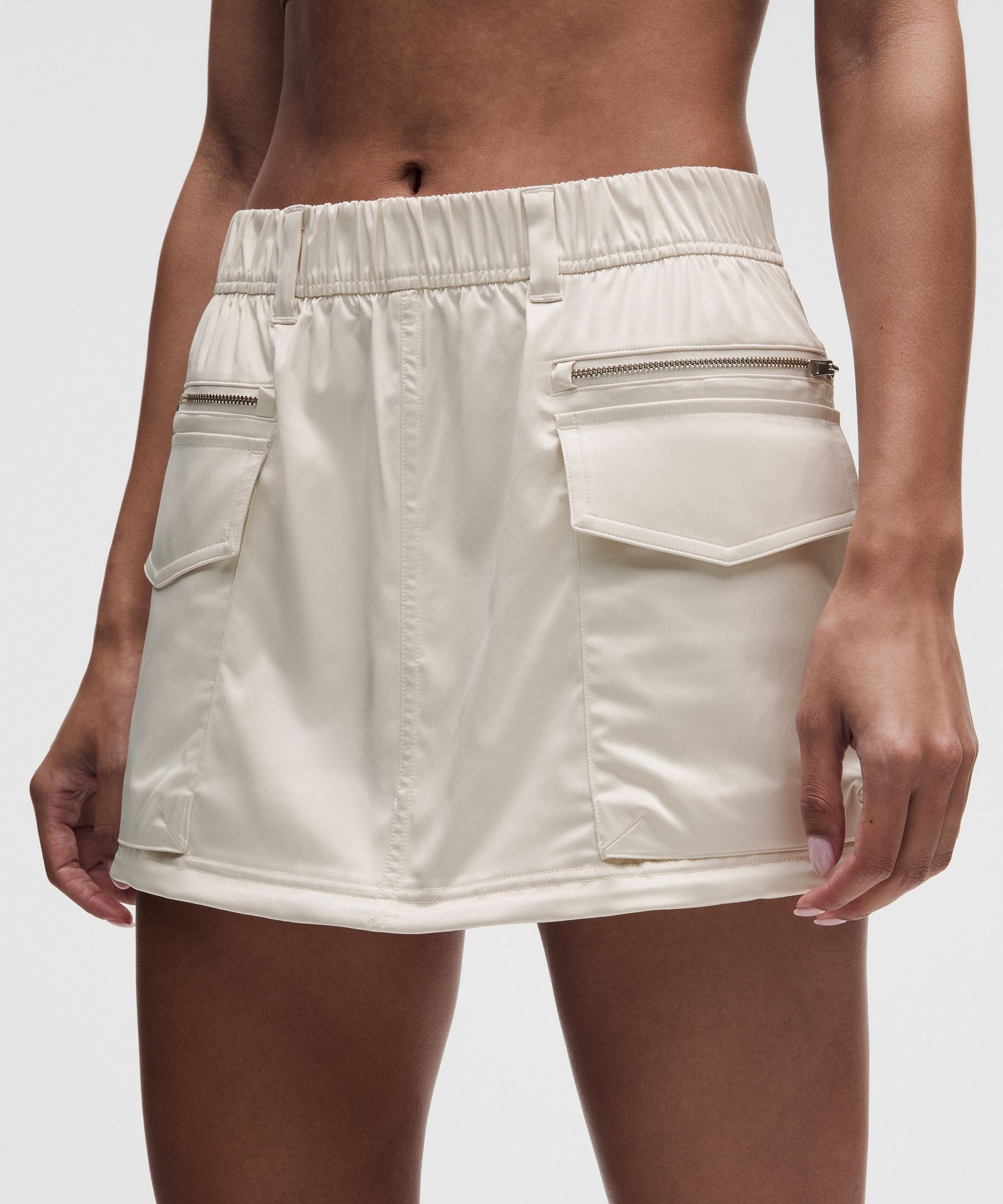 Minijupe cargo taille mi-haute en satin extensible