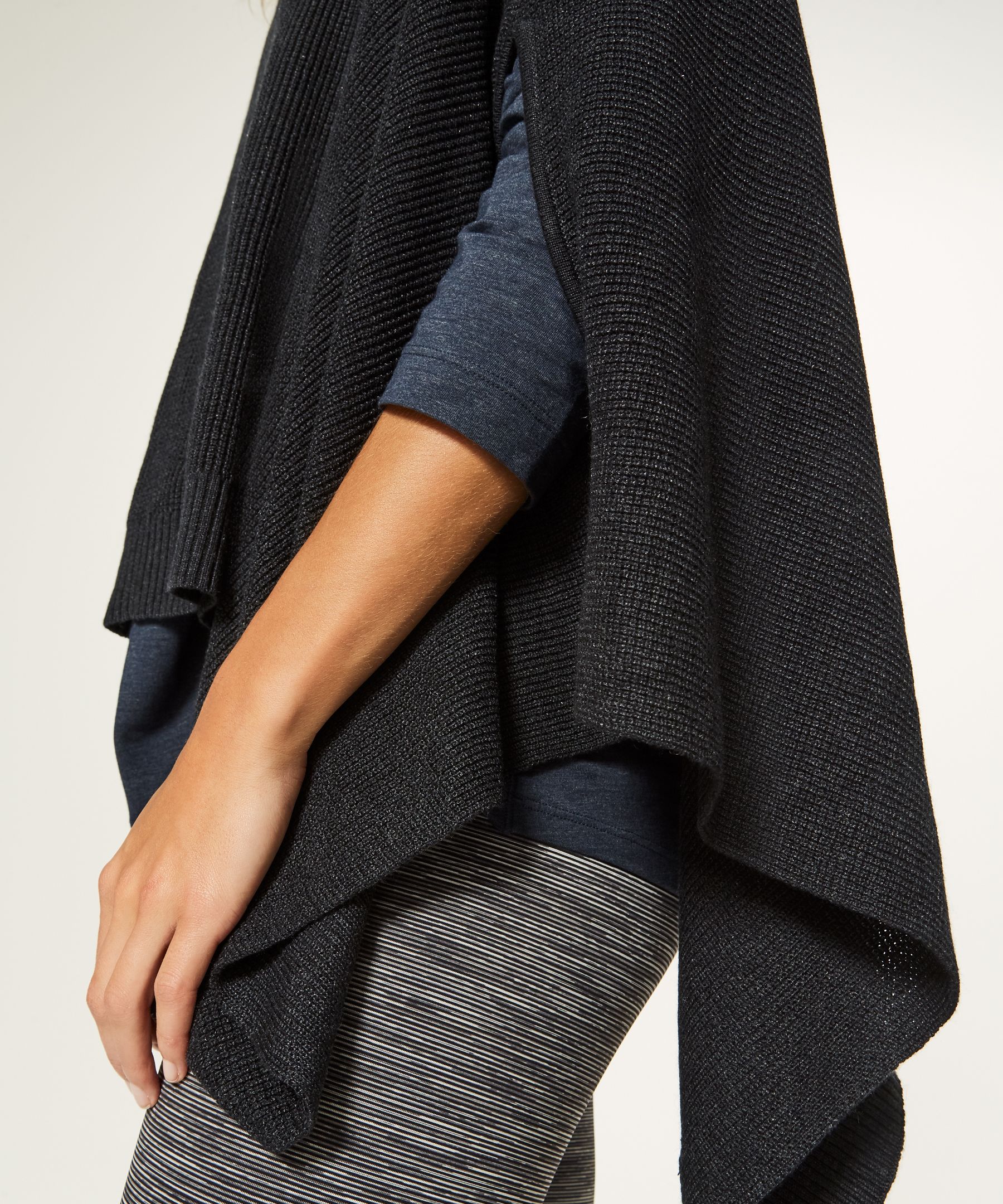 Lululemon Forward Flow newest Cape os