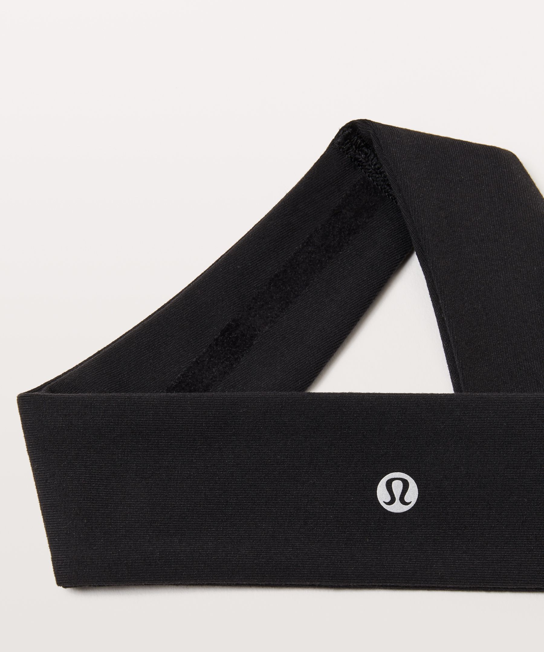 How to Put On a Lululemon Headband: The Quick Guide - Playbite