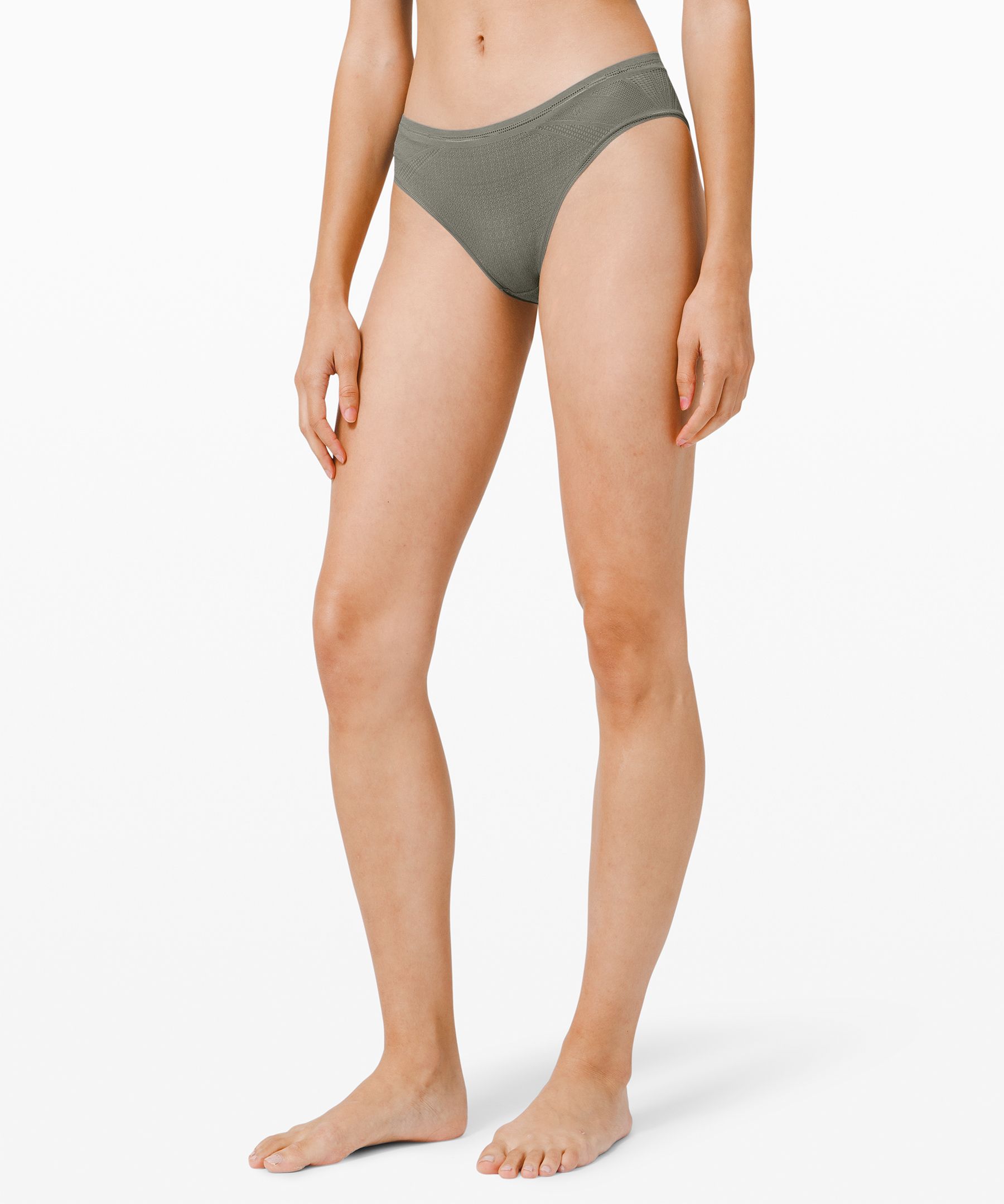 https://images.lululemon.com/is/image/lululemon/LW9AXLS_036763_1?size=800,800