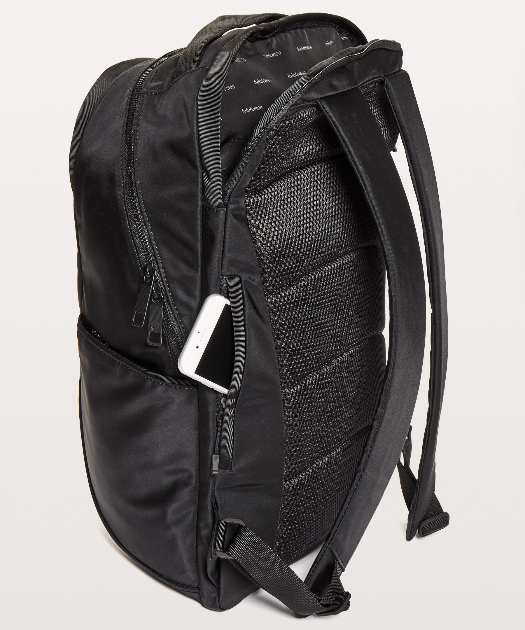 Lululemon out of range hotsell backpack review