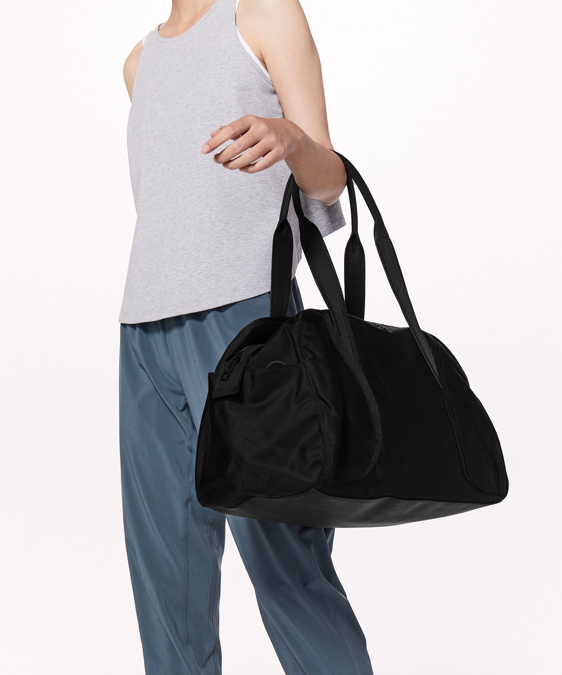 lululemon out of range tote review