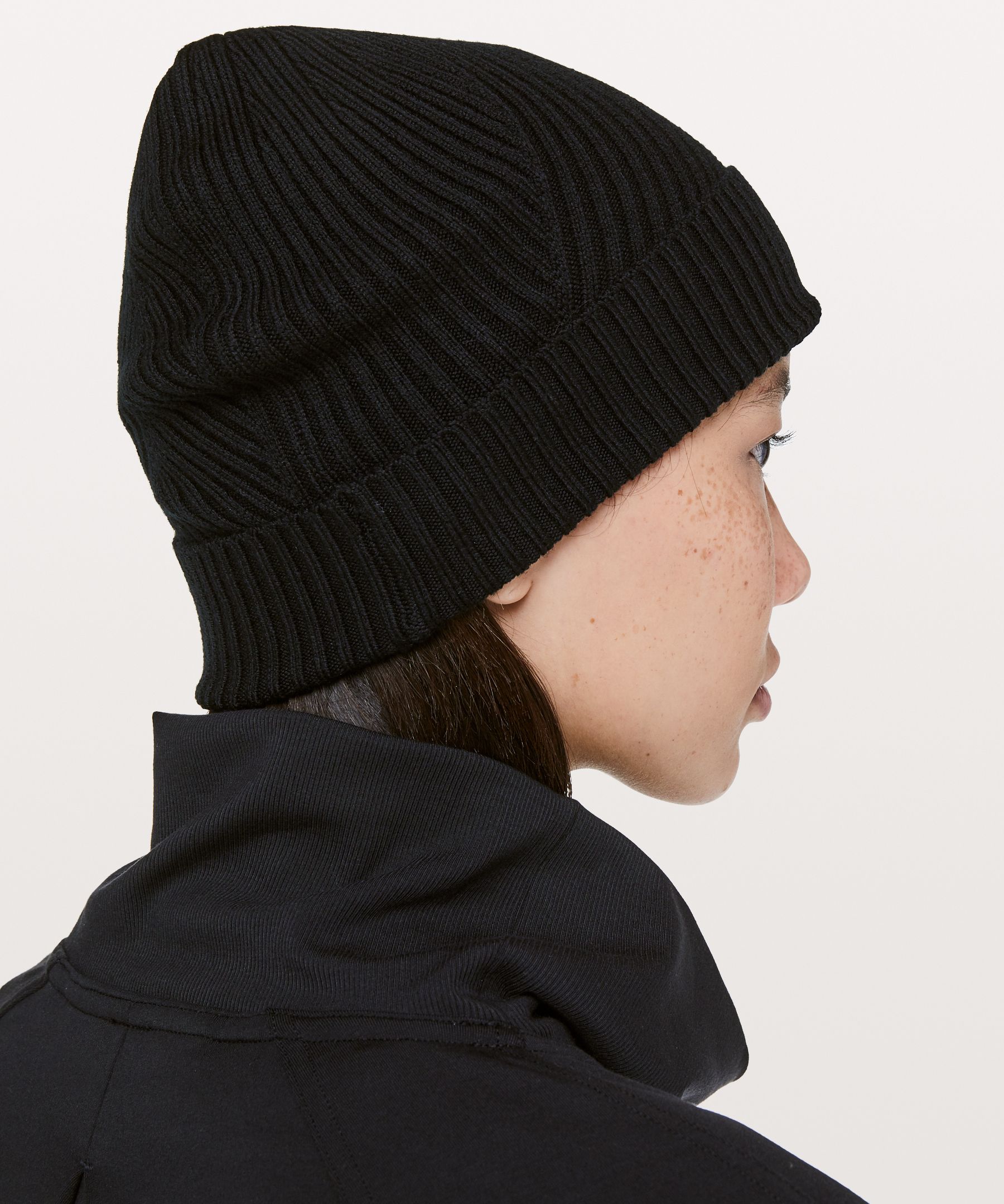 Lululemon twist of store cozy knit beanie