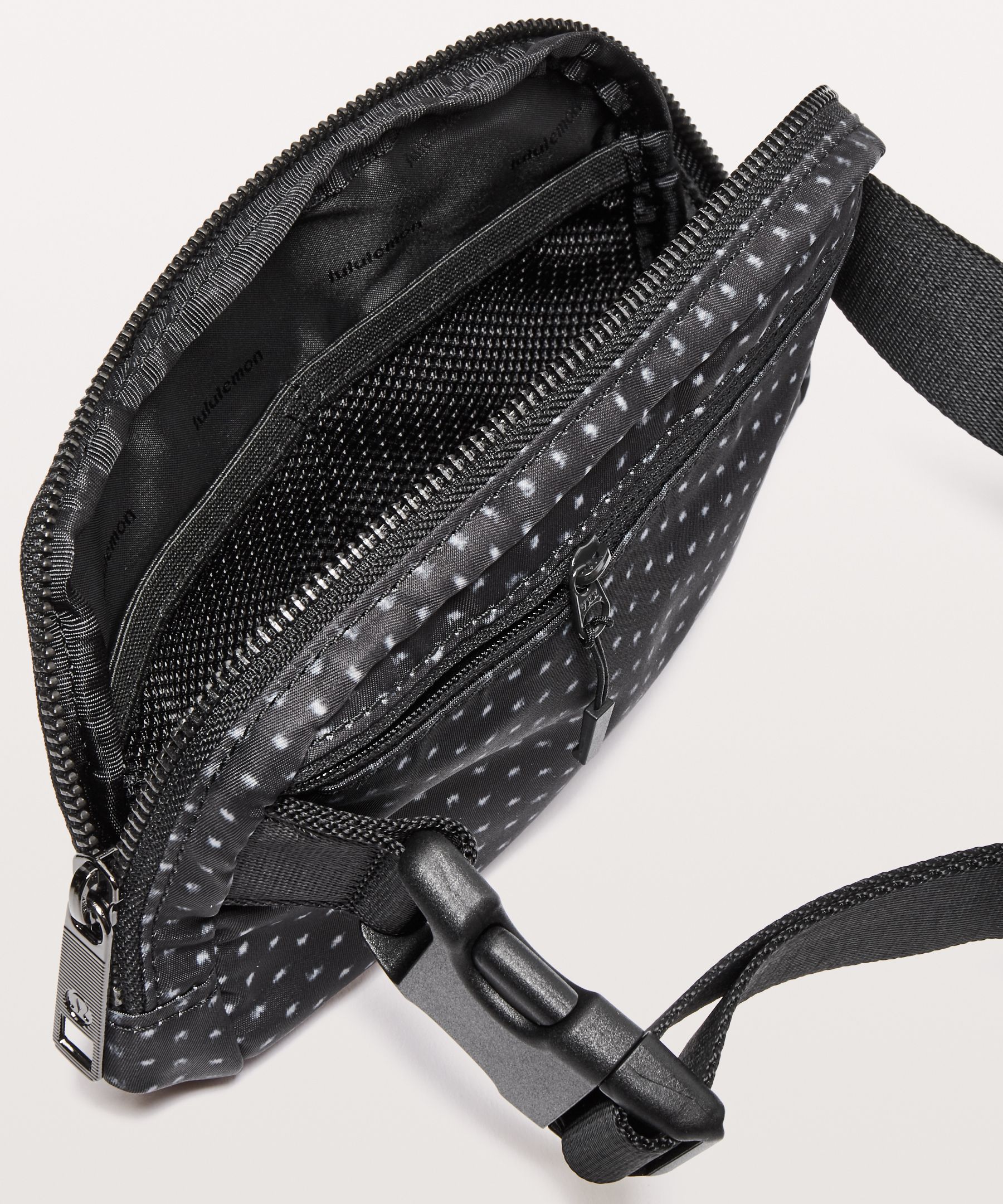 lululemon fanny pack black