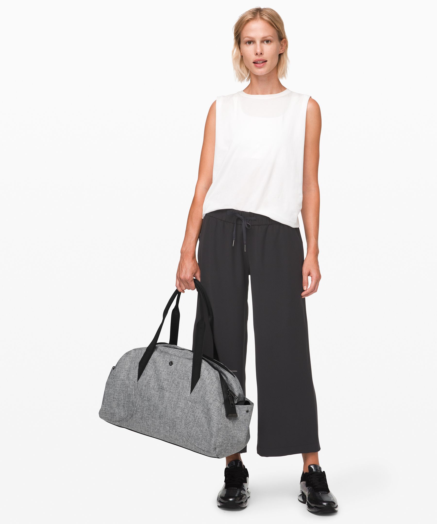 lululemon out of range duffel 33l