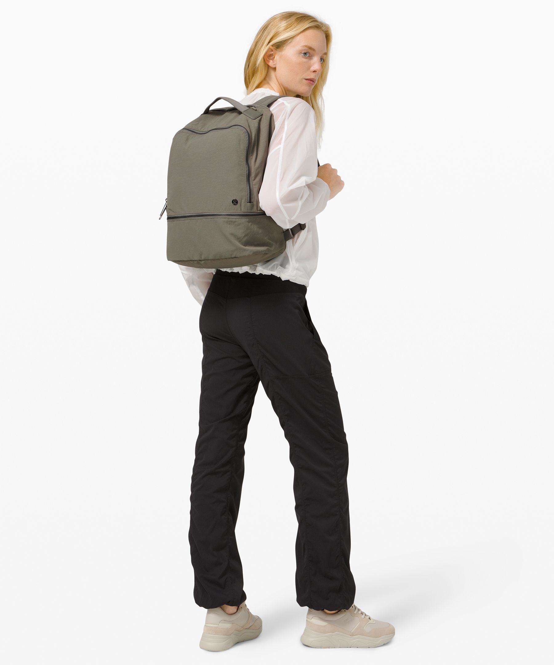 City Adventurer Backpack *17L