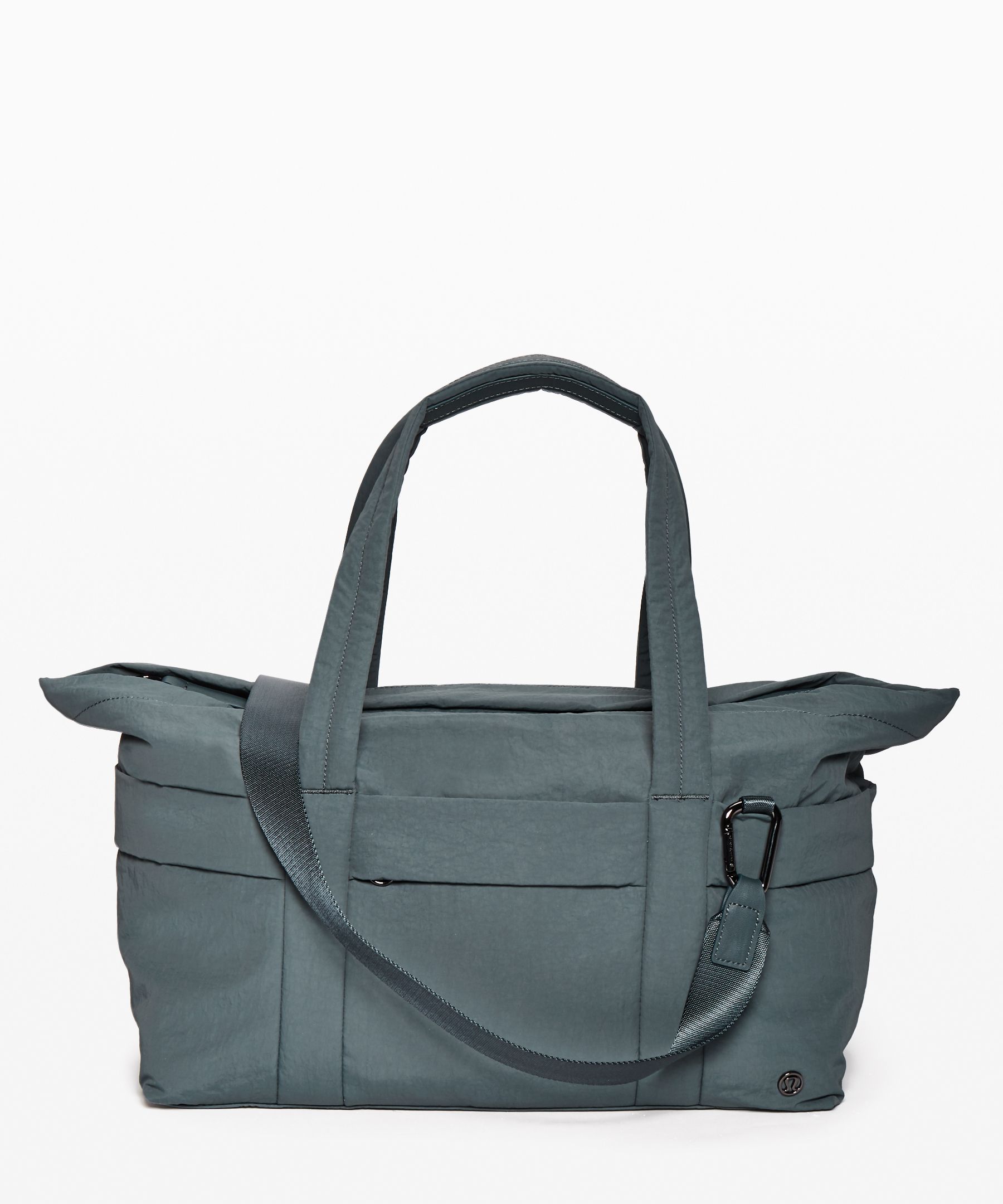 Lululemon small store duffle bag