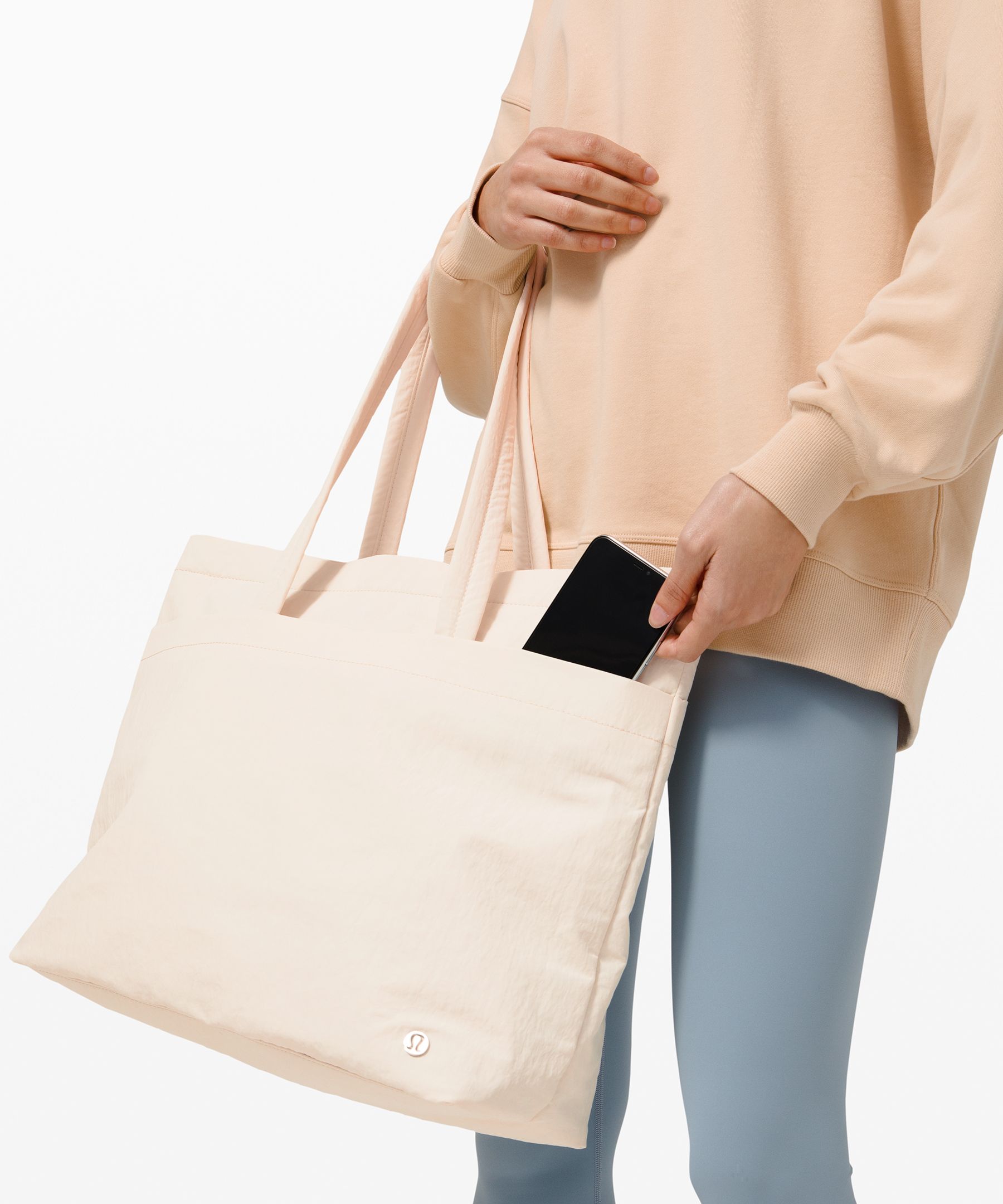 Lululemon on best sale my level tote