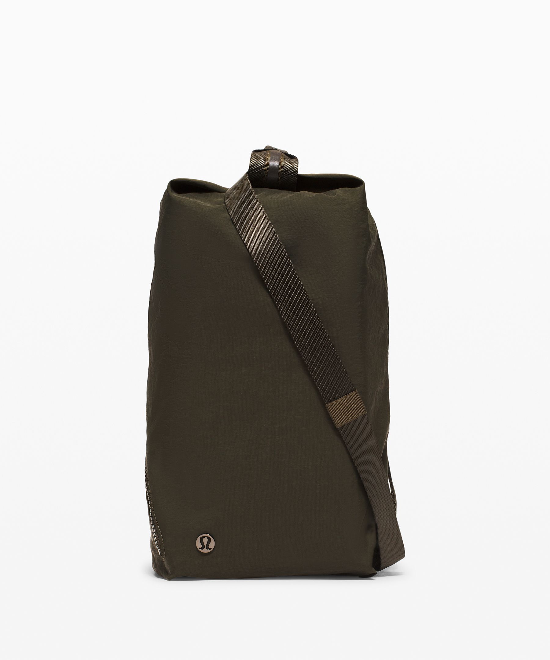 lululemon fast track duffel