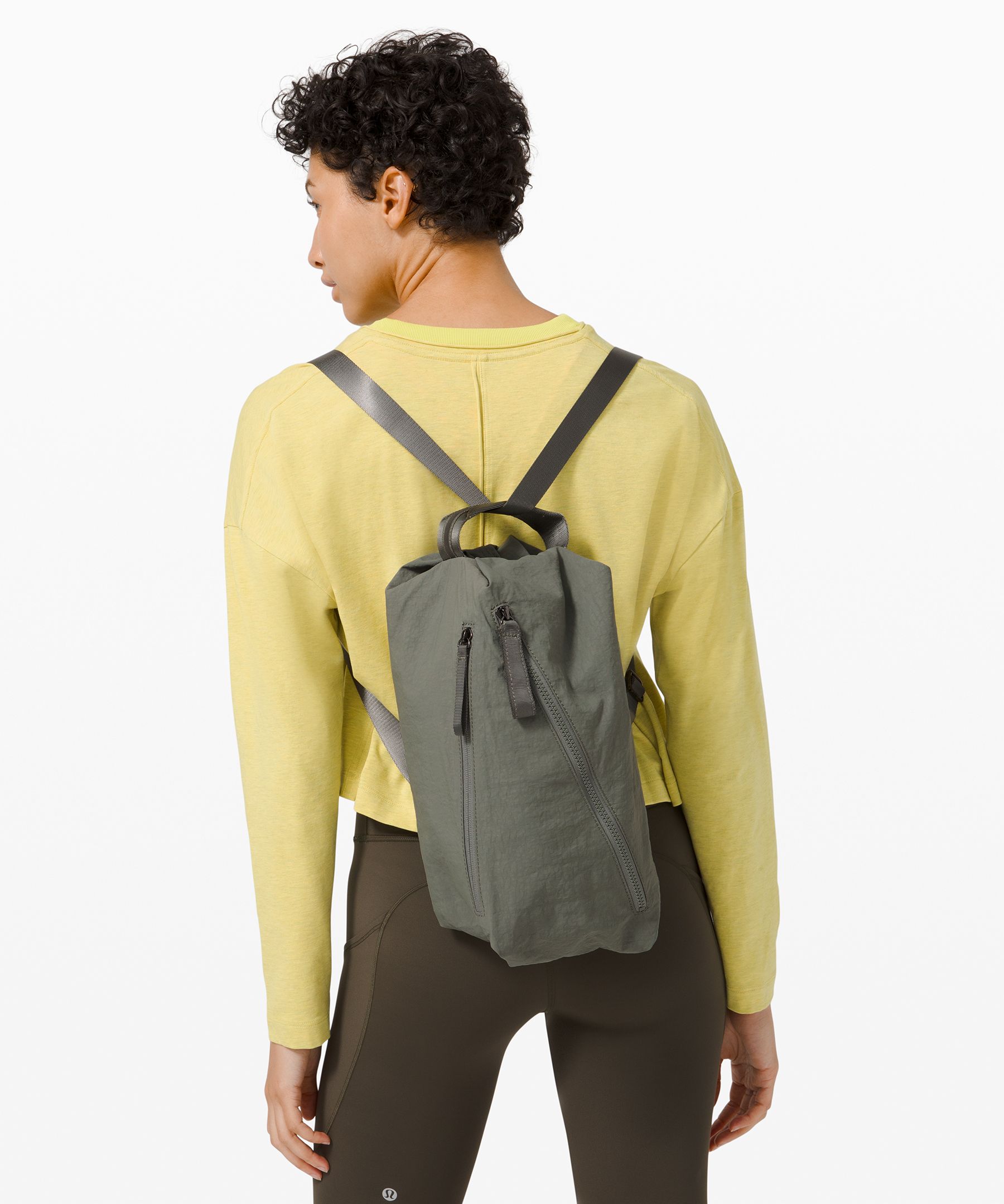 lululemon fast track bag 3l Lululemon Fast Track Bag *3l In Green