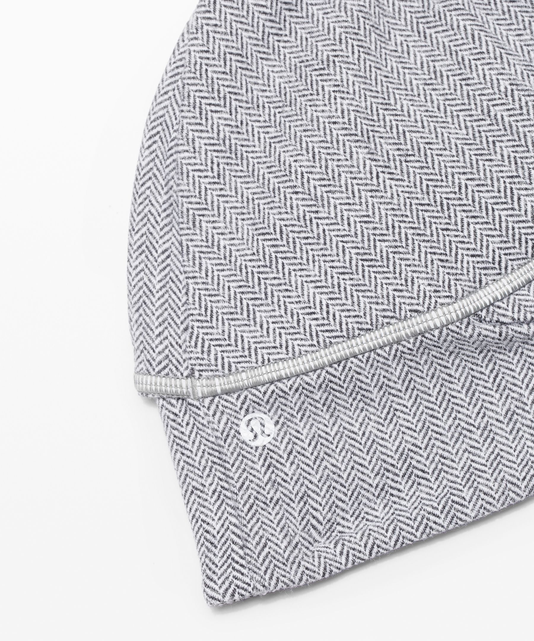 lululemon cross chill run beanie