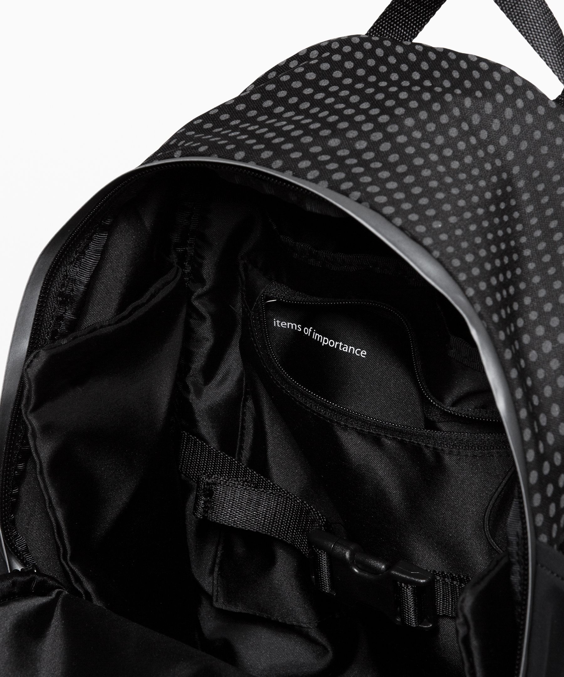 Lululemon Fast and Free Backpack *SeaWheeze - Illusionary Max Alpine White  Black / Black - lulu fanatics