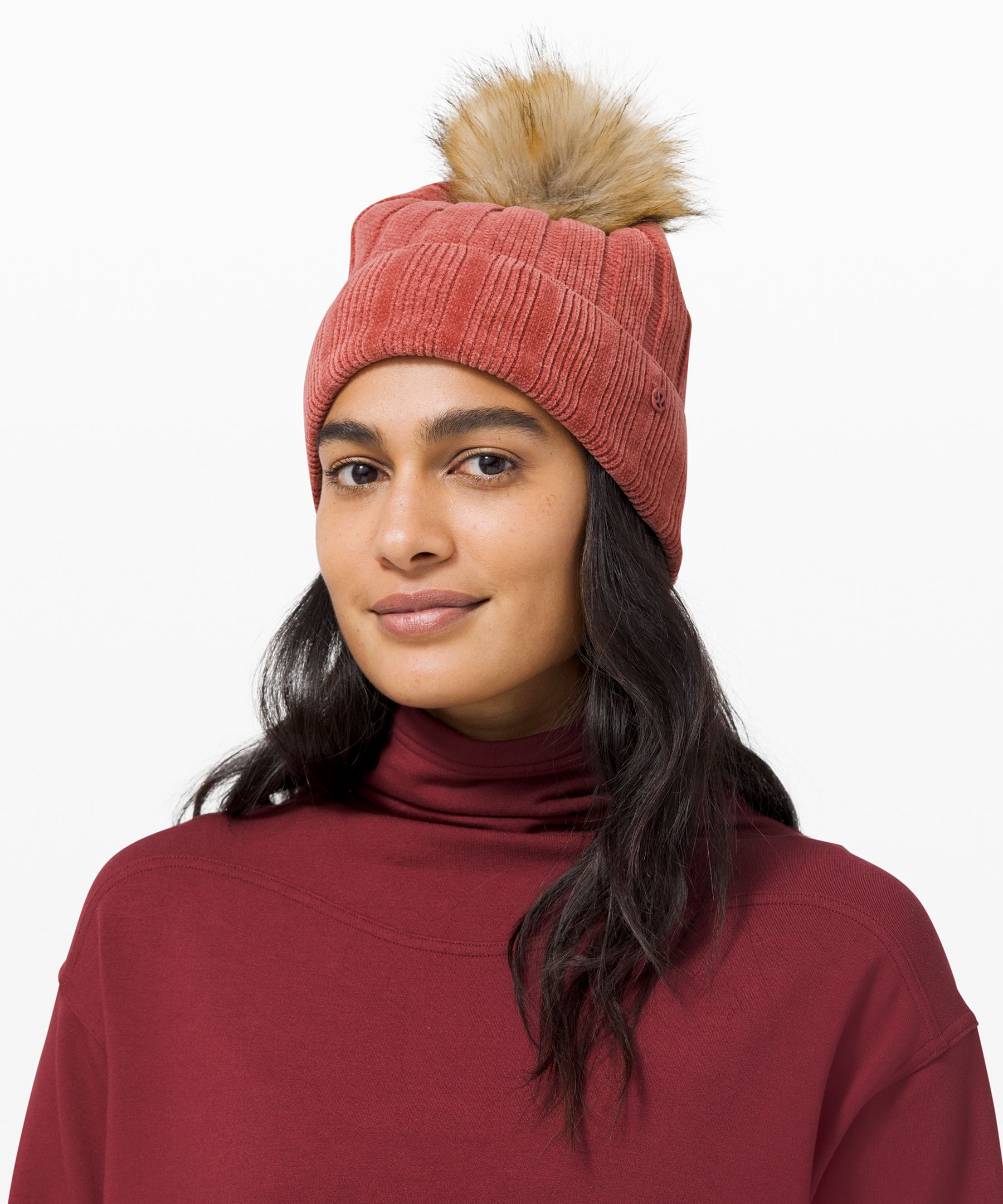 lululemon beanie with pom pom