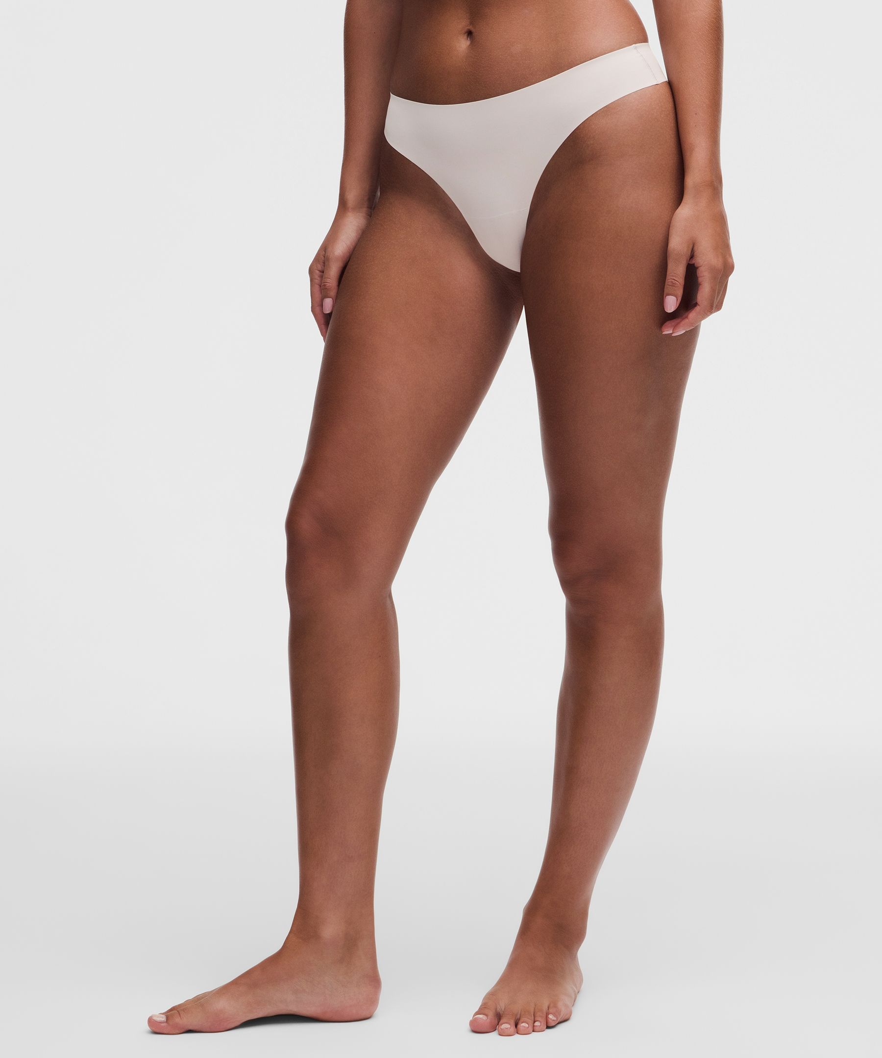 Ropa interior InvisiWear tanga de tiro medio *Paquete de 3