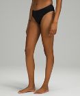 Braga InvisiWear de corte bikini de talle medio, pack de 3