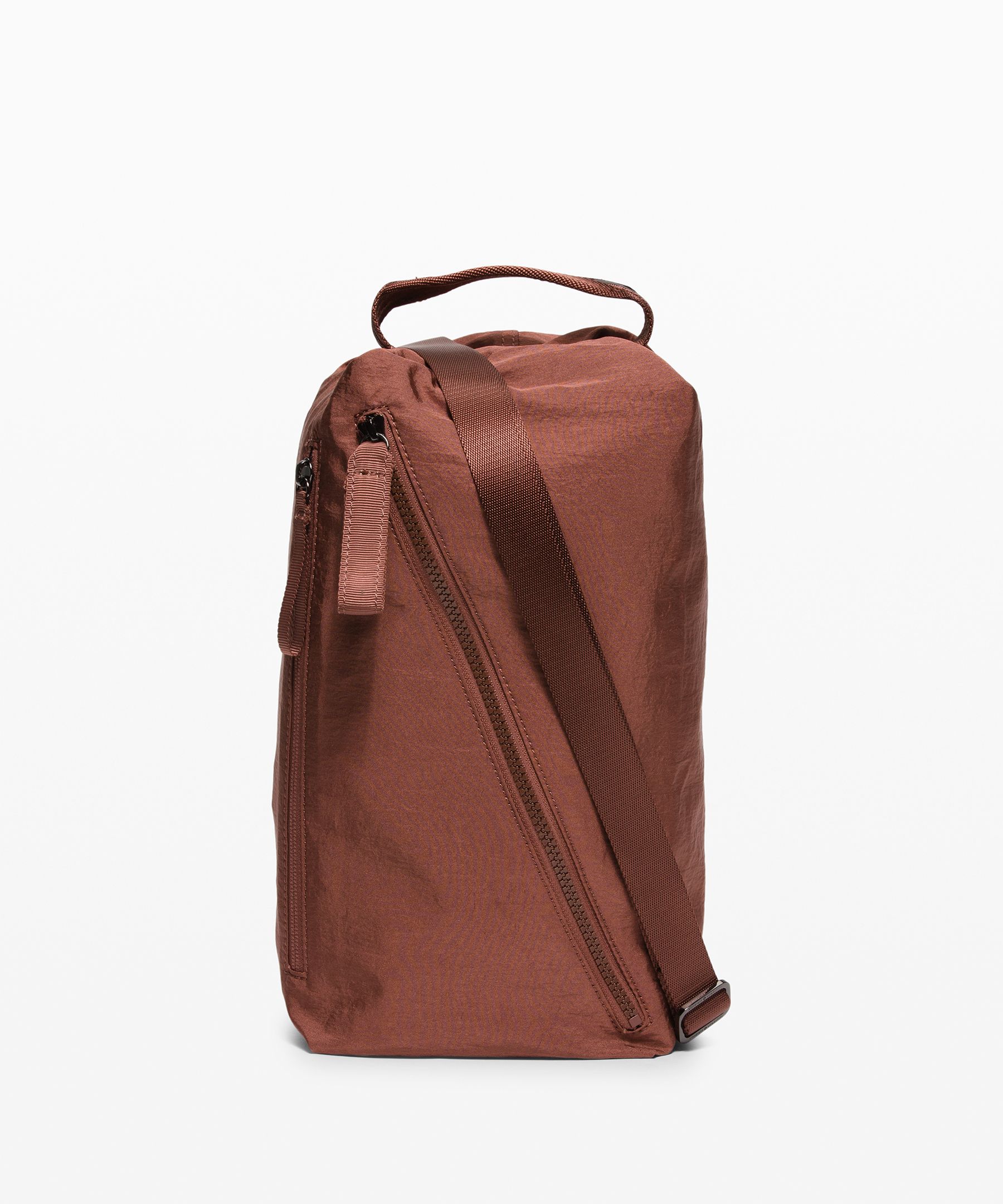 lululemon fast track duffel