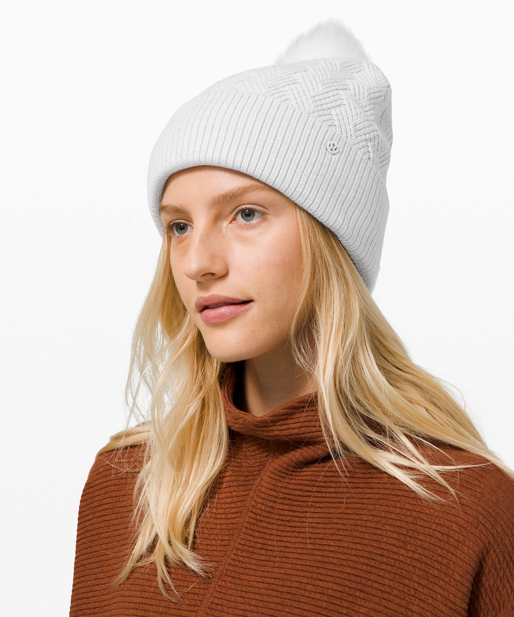 Lululemon beanie with pom pom online