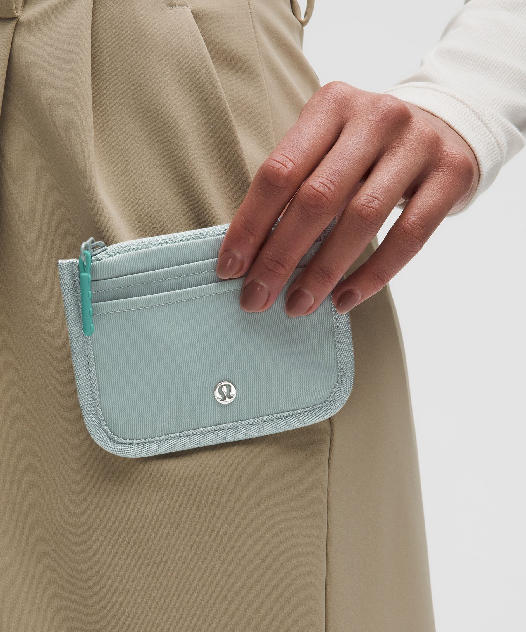 Amazon.co.jp: Lululemon フィーリングレディポーチミニ