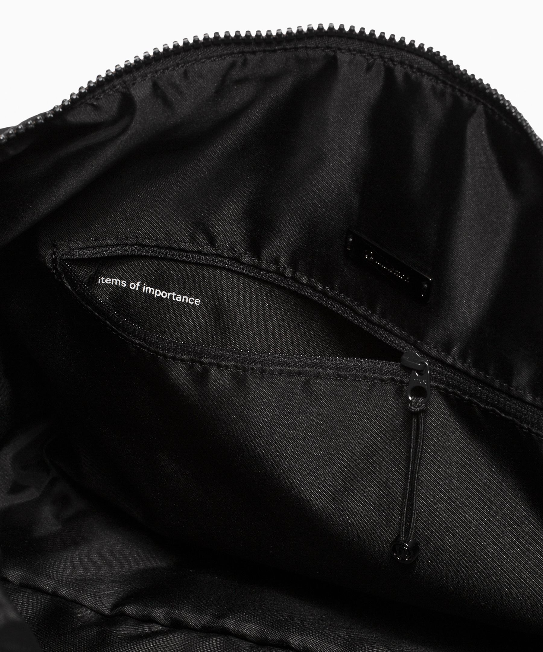 On My Level Barrel Bag | バッグ | Lululemon JP