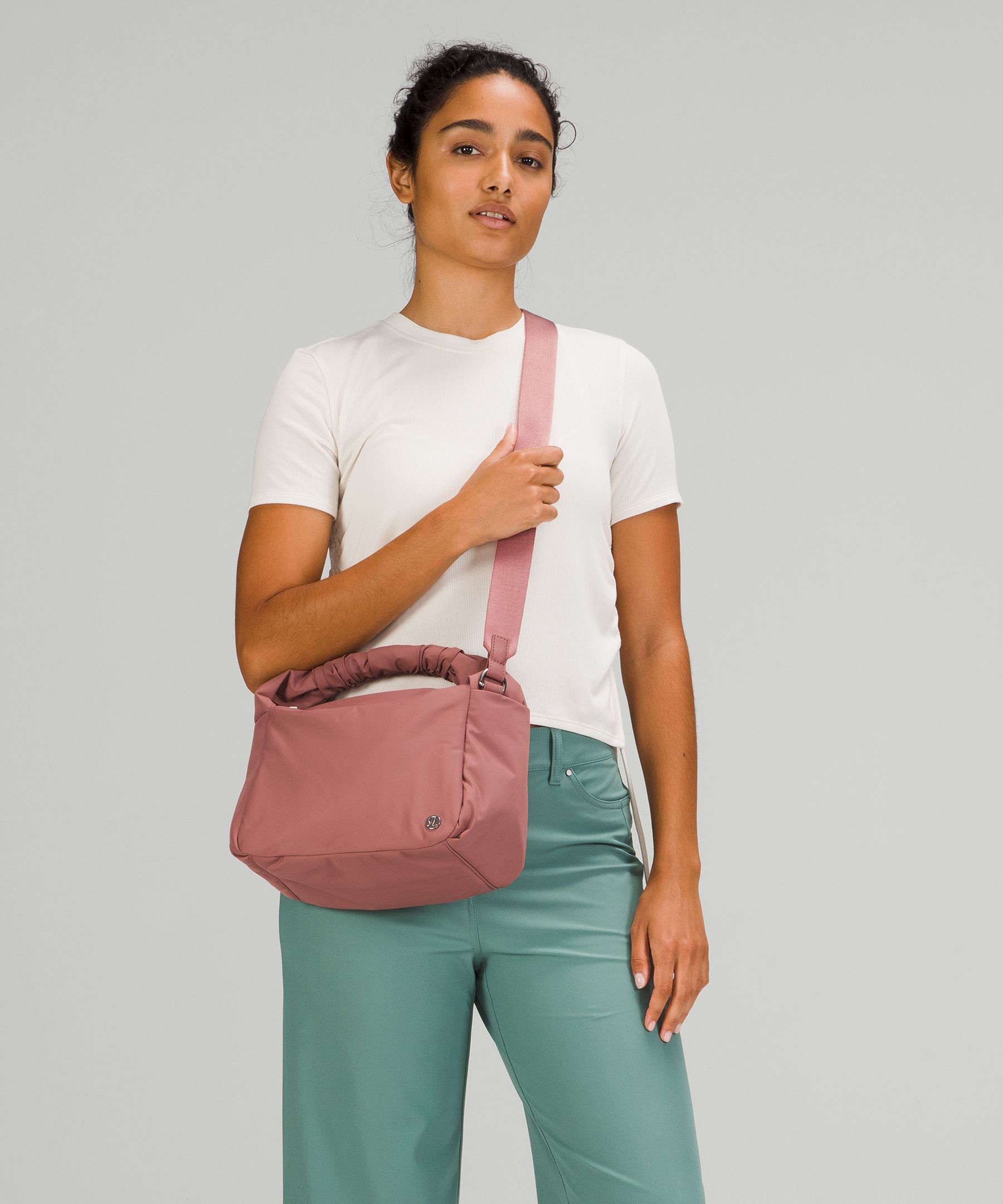 Crossbody with clearance handles