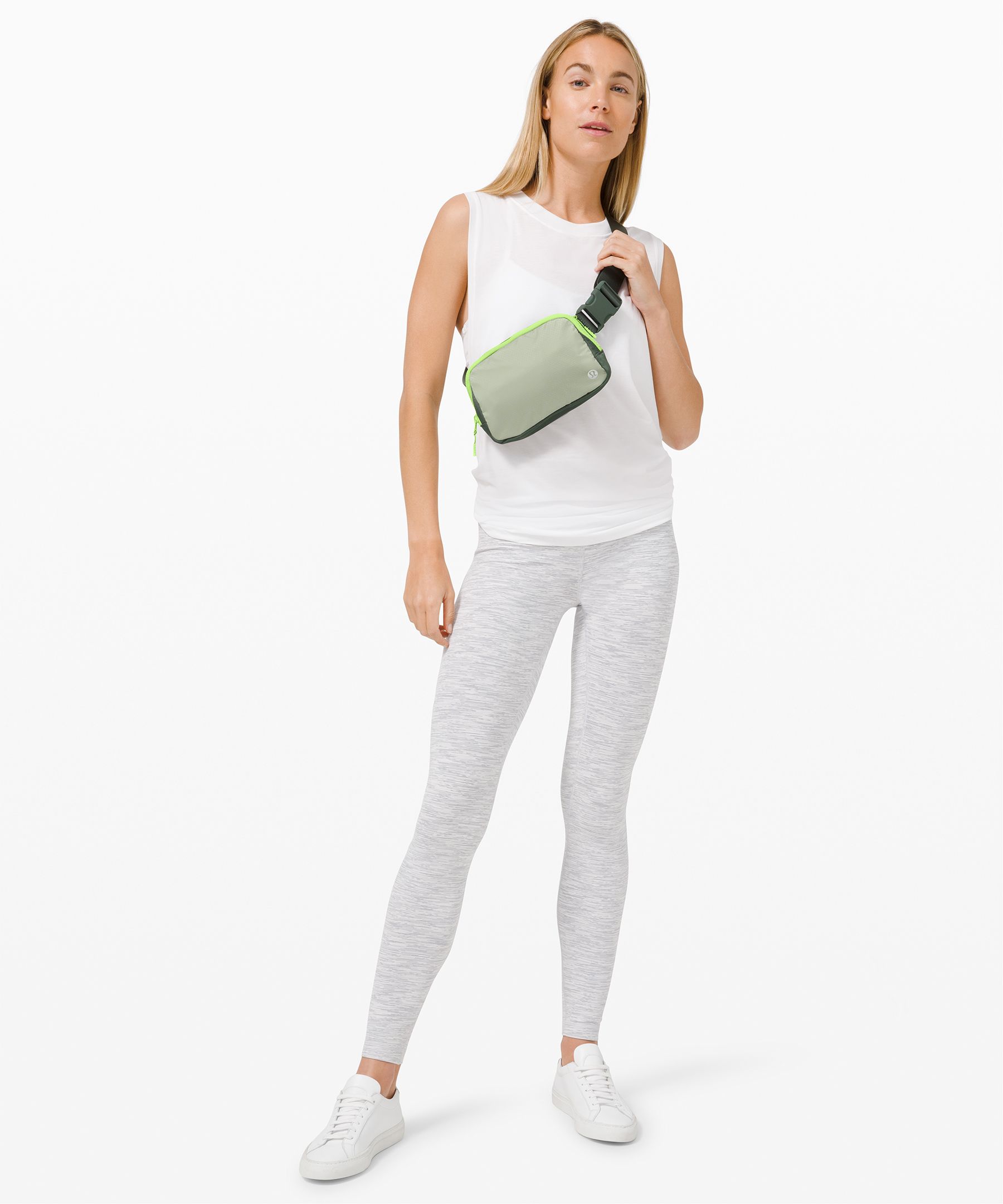 Lululemon on the belt bag hot sale